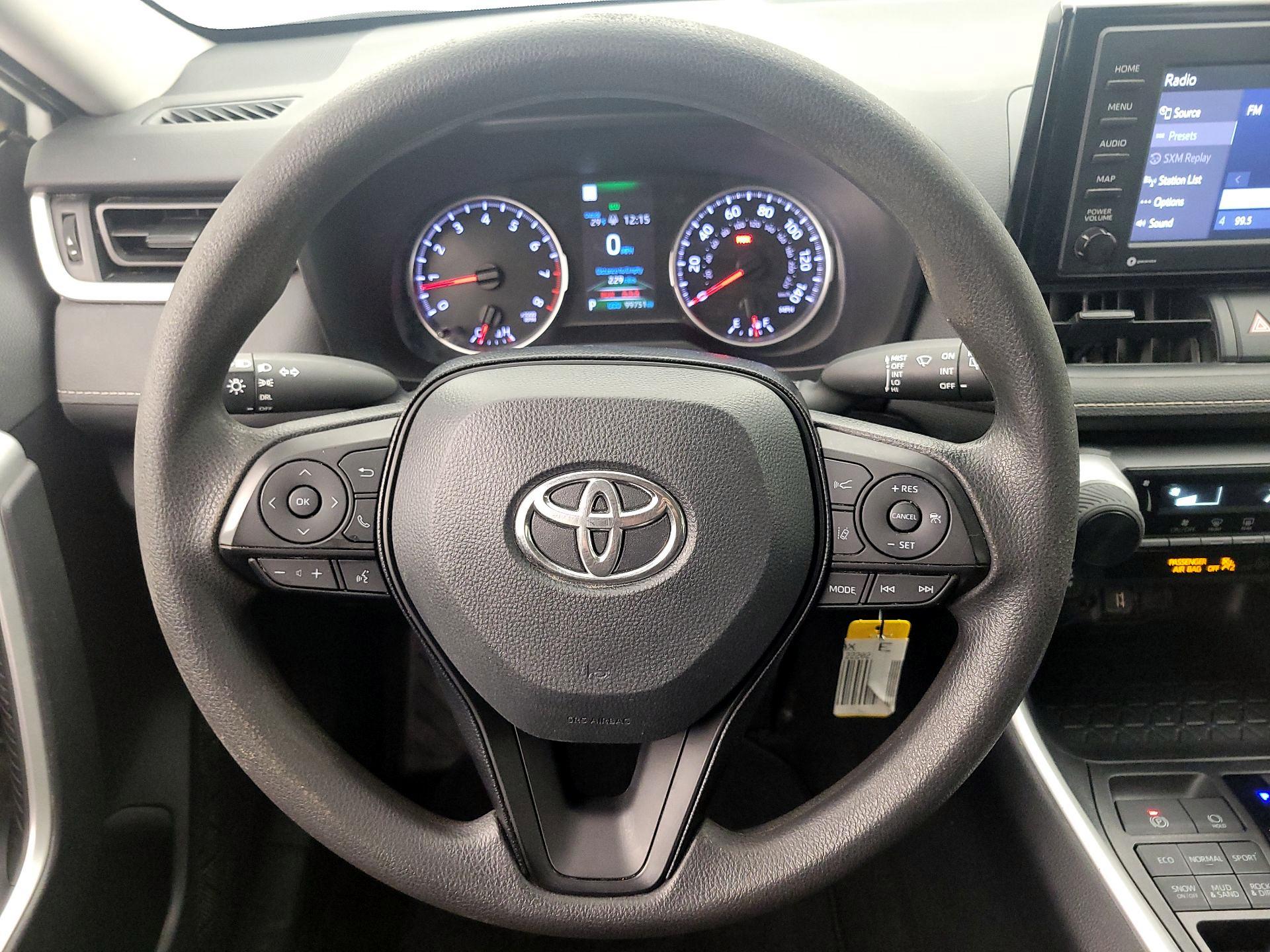 Thumbnail: 2020 Toyota RAV4 - 10