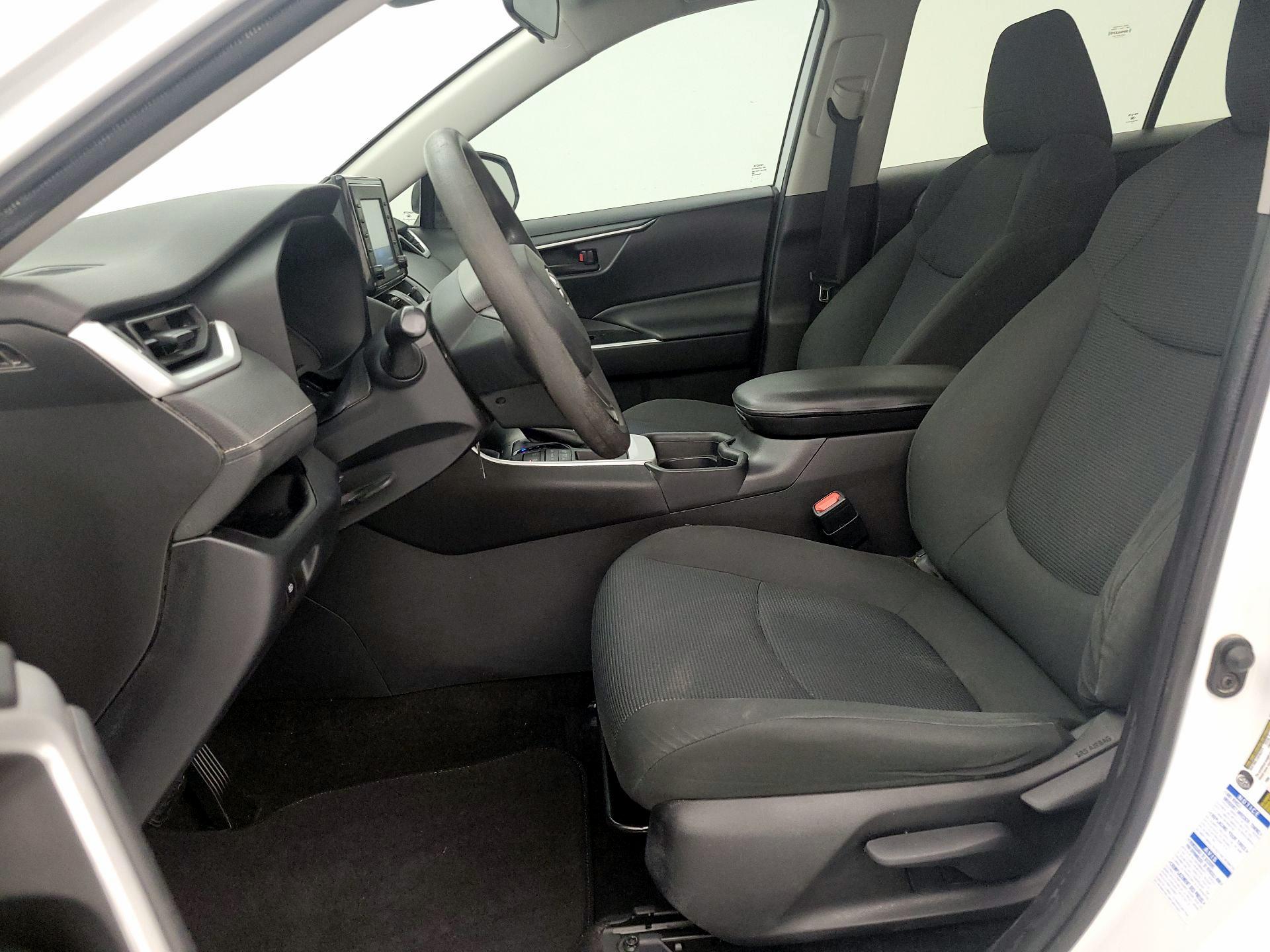 Thumbnail: 2020 Toyota RAV4 - 11