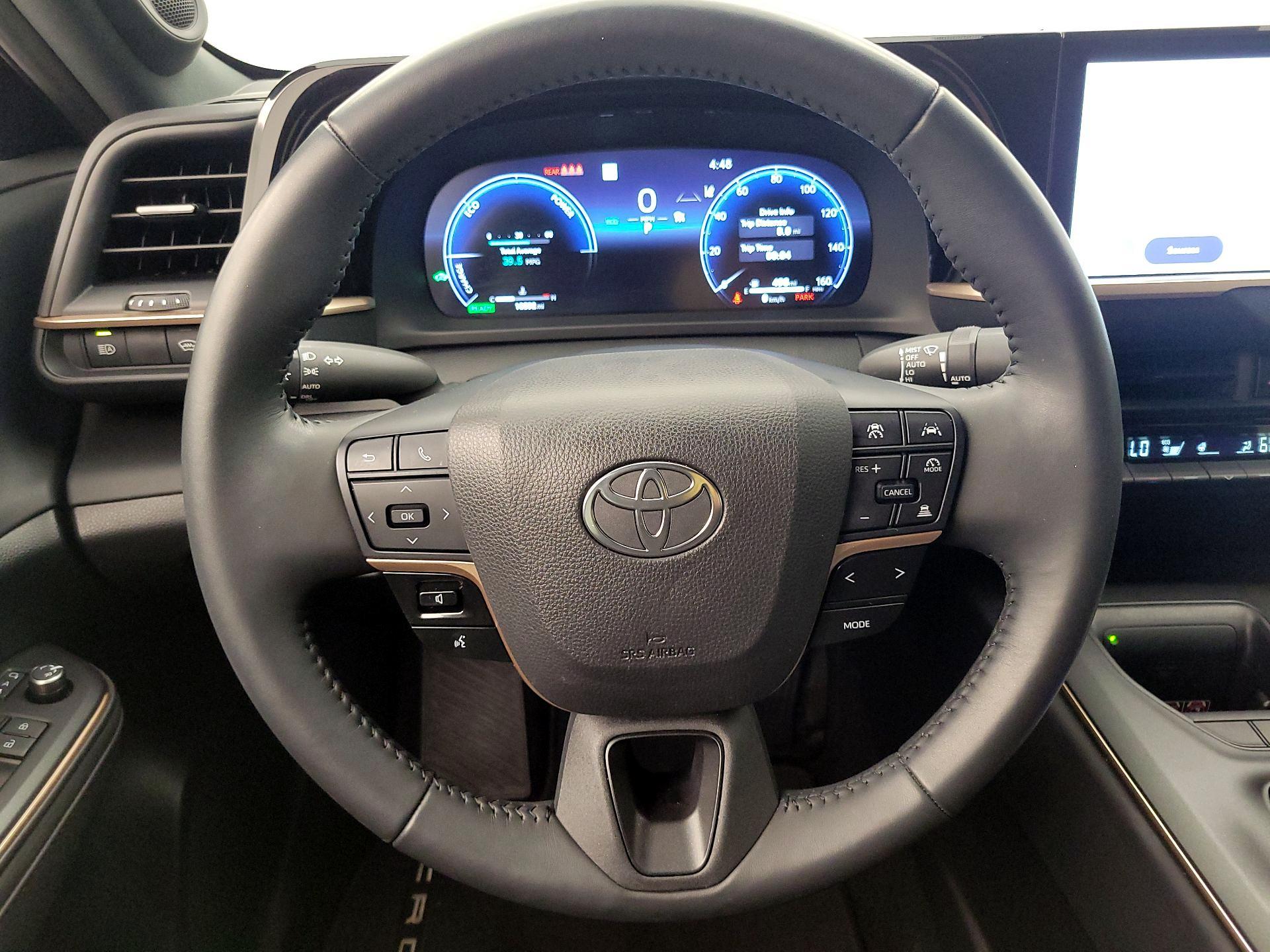 Thumbnail: 2023 Toyota Crown - 10