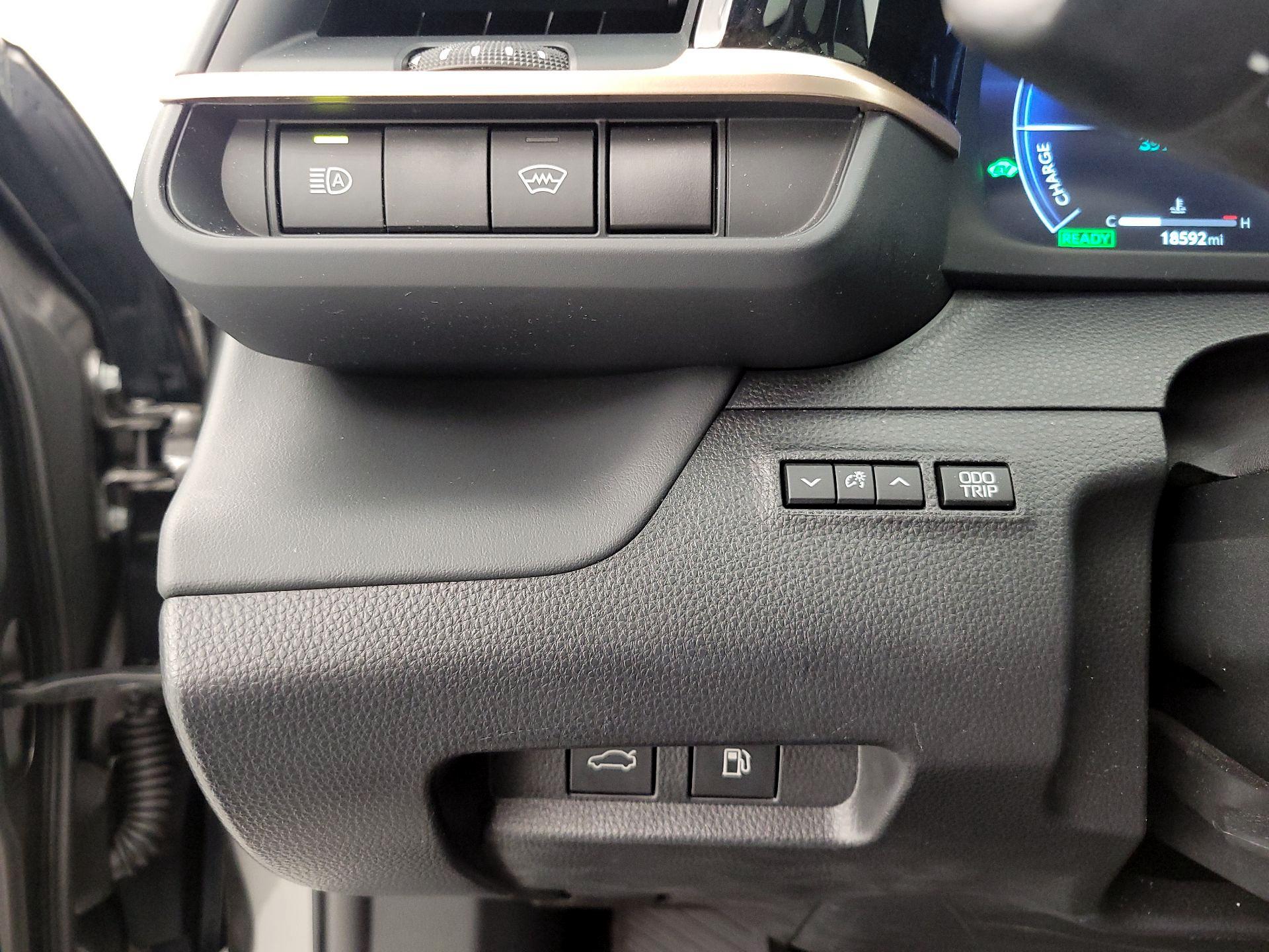 Thumbnail: 2023 Toyota Crown - 13