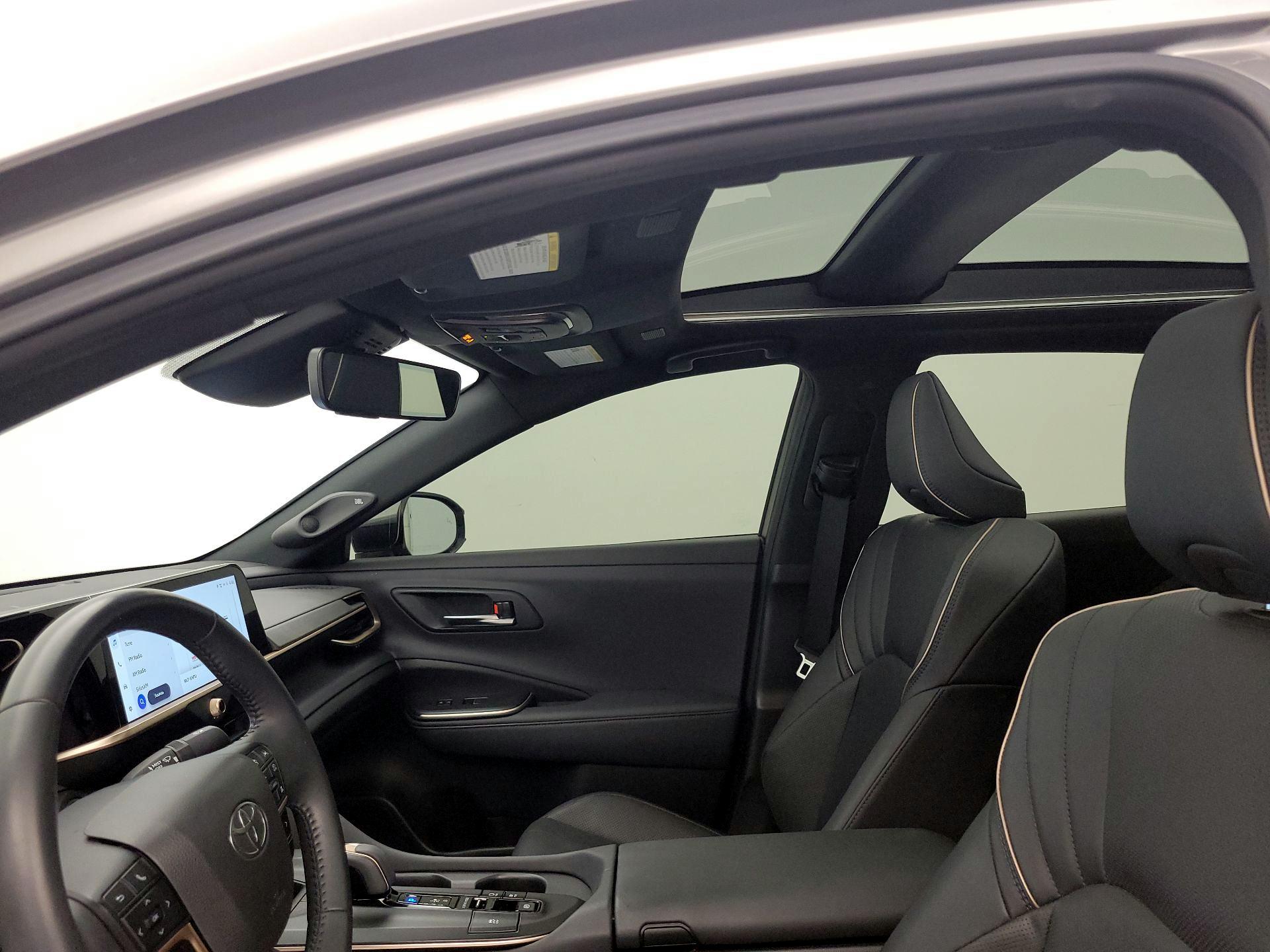 Thumbnail: 2023 Toyota Crown - 19