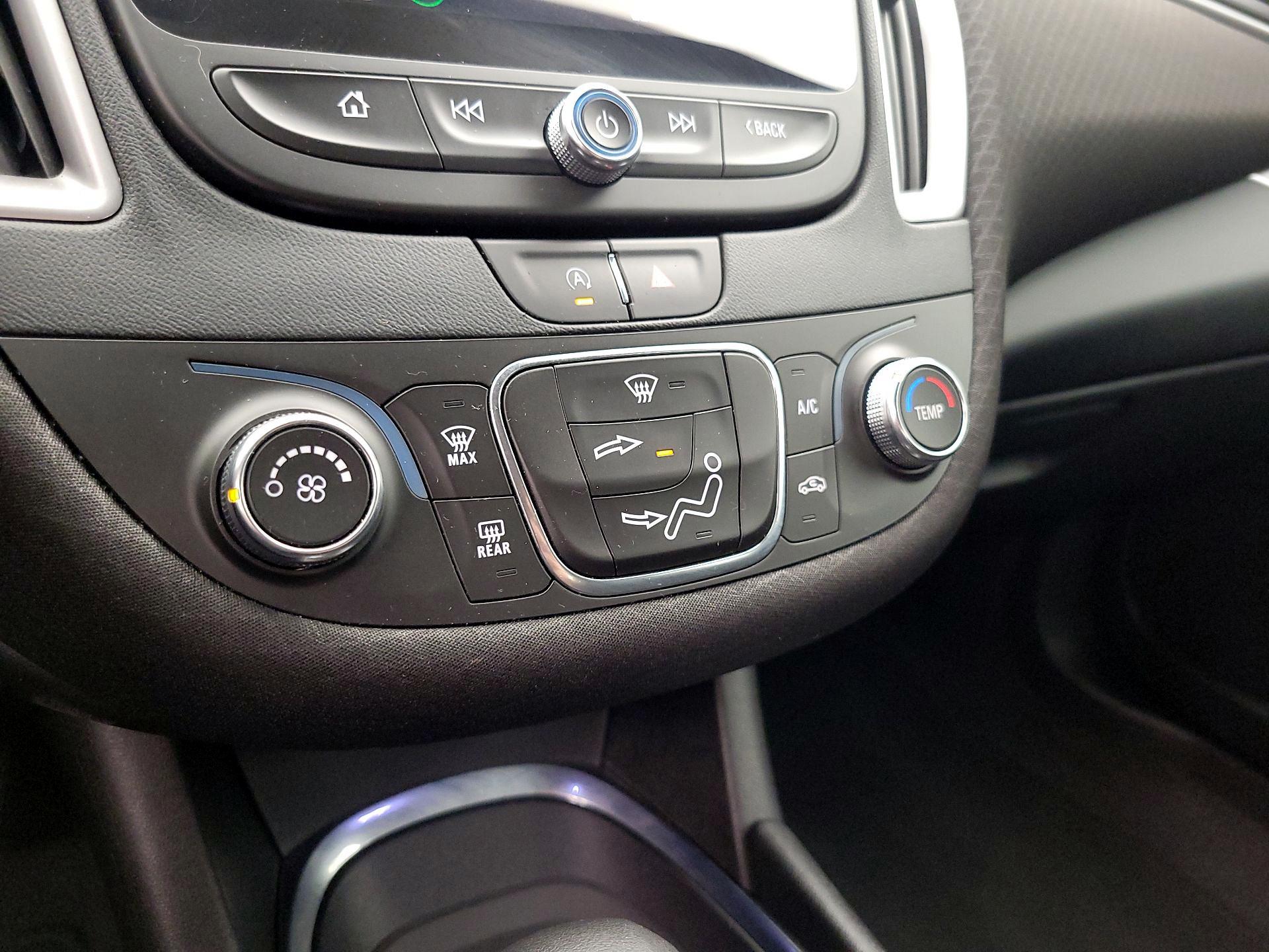 Thumbnail: 2021 Chevrolet Malibu - 16