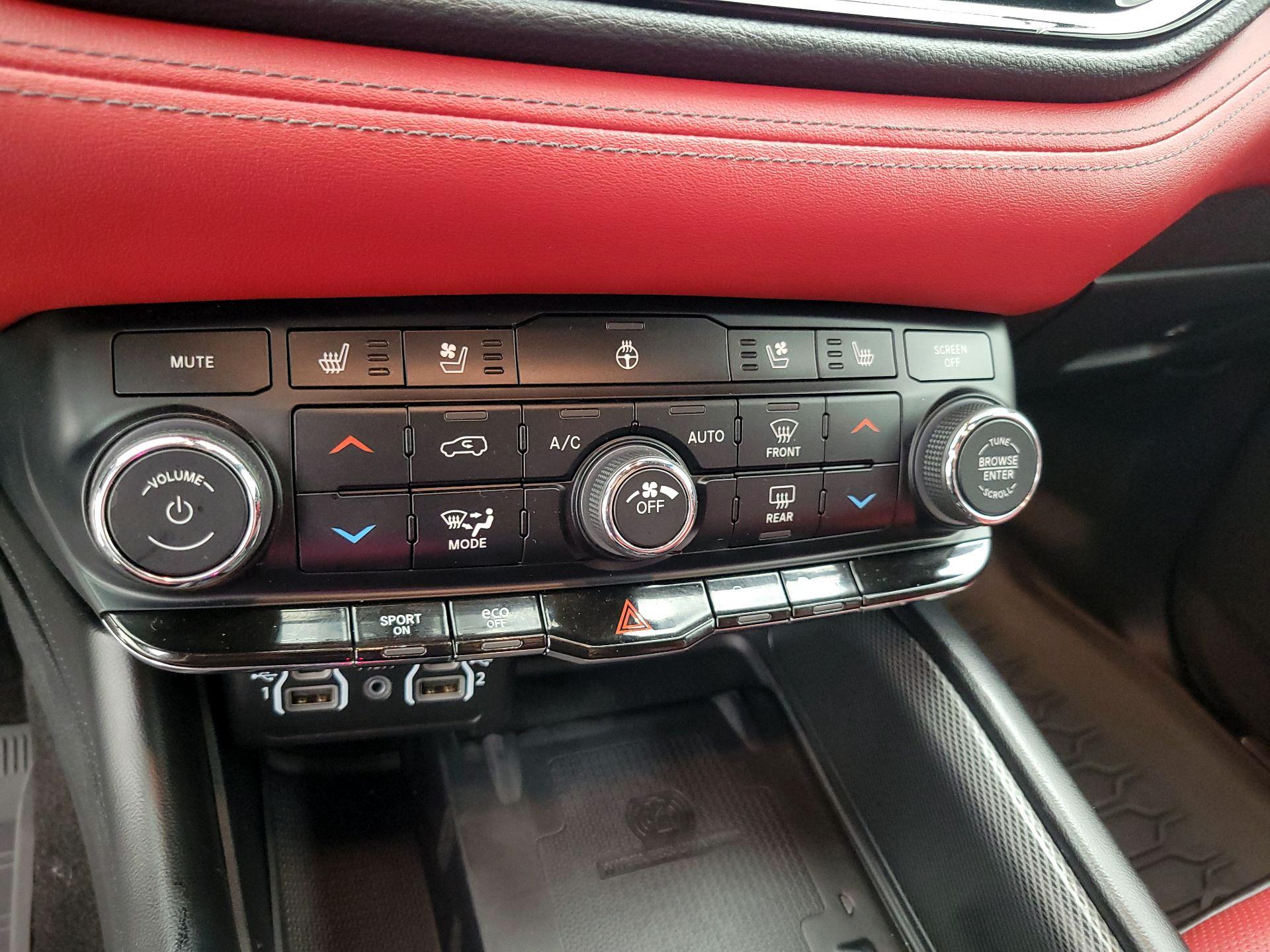 Thumbnail: 2022 Dodge Durango - 17