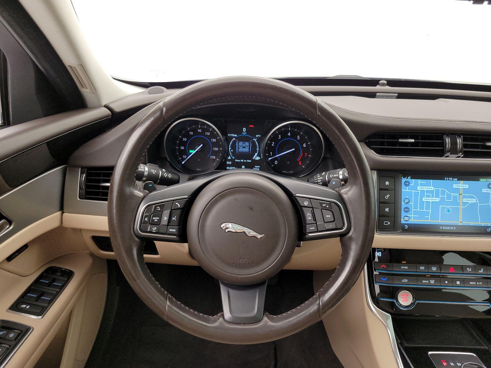 Thumbnail: 2017 Jaguar XF - 10