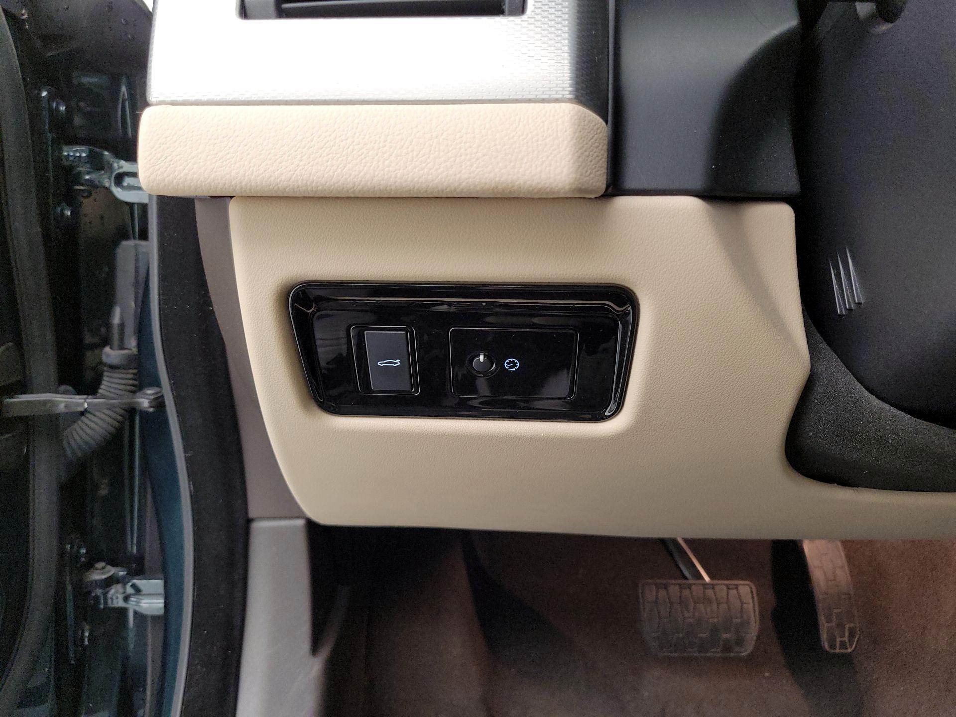 Thumbnail: 2017 Jaguar XF - 13