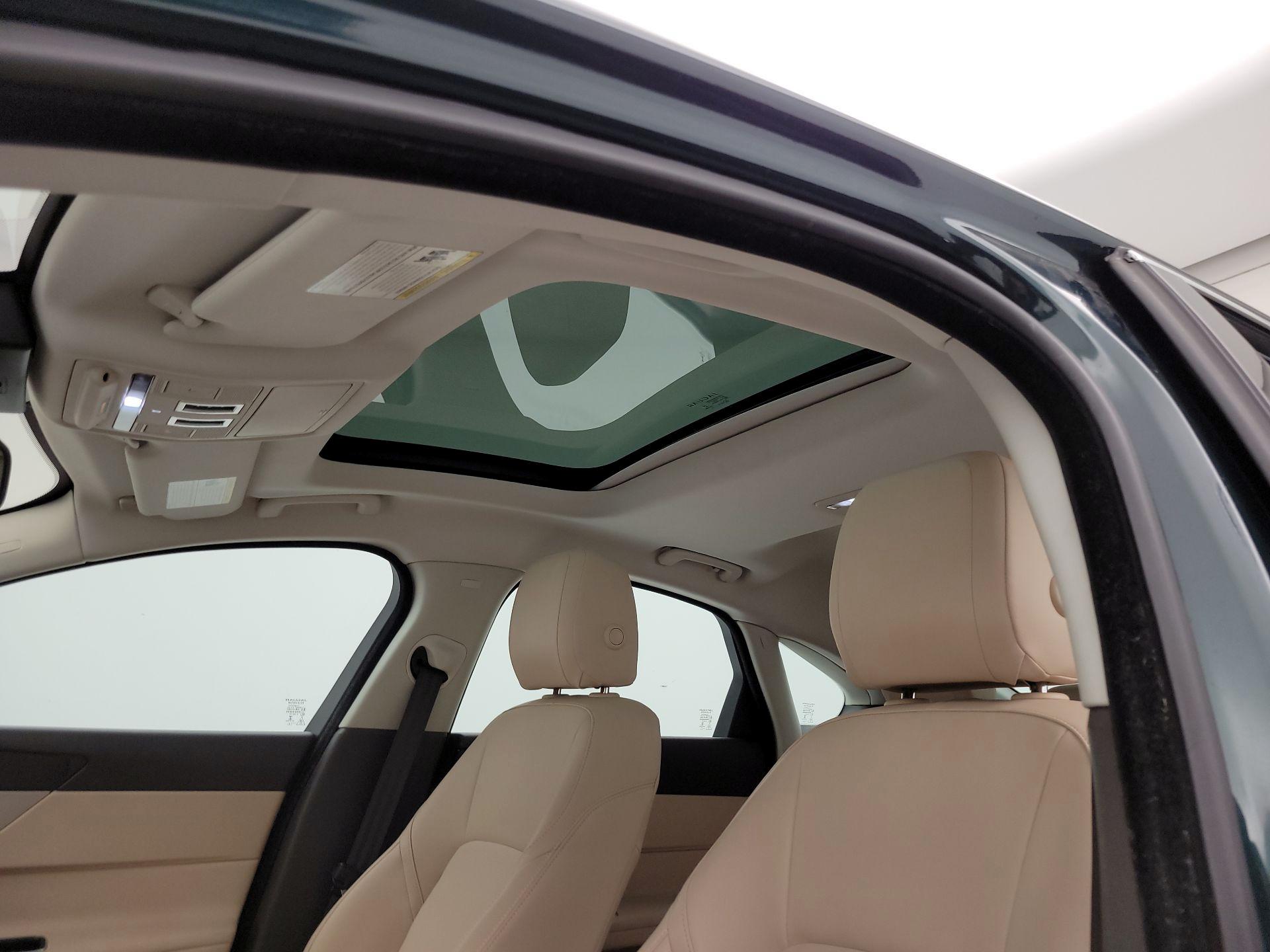 Thumbnail: 2017 Jaguar XF - 20