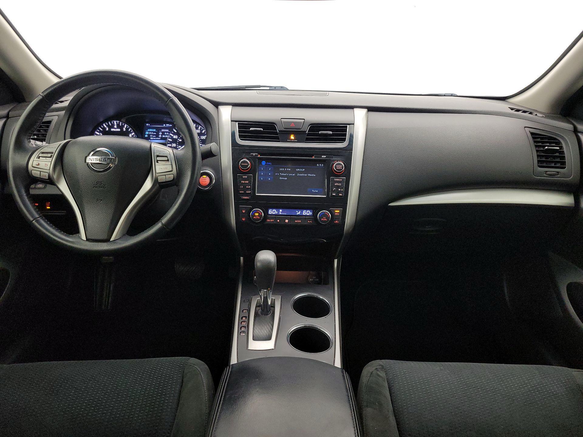 Thumbnail: 2015 Nissan Altima - 9