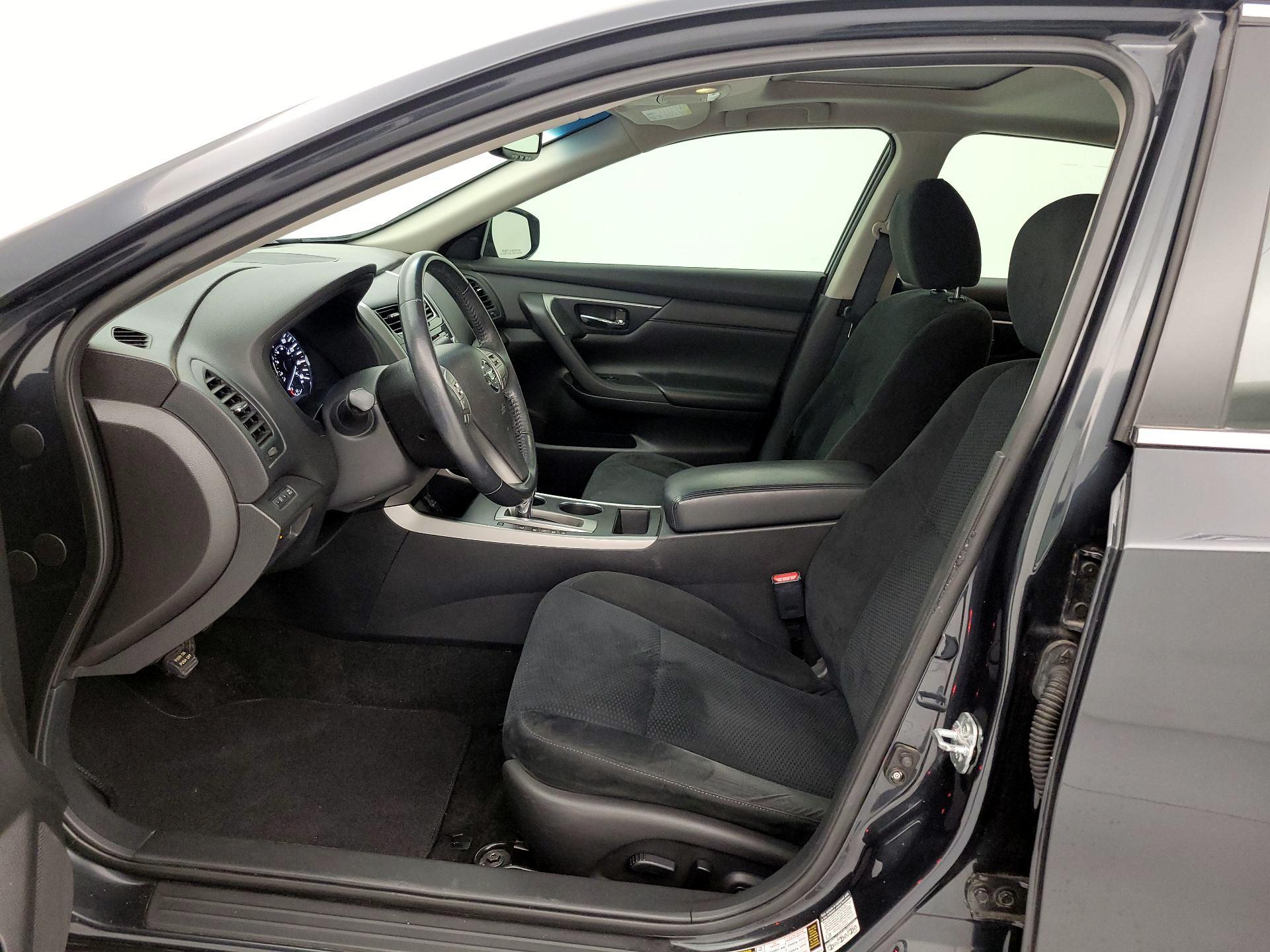 Thumbnail: 2015 Nissan Altima - 11