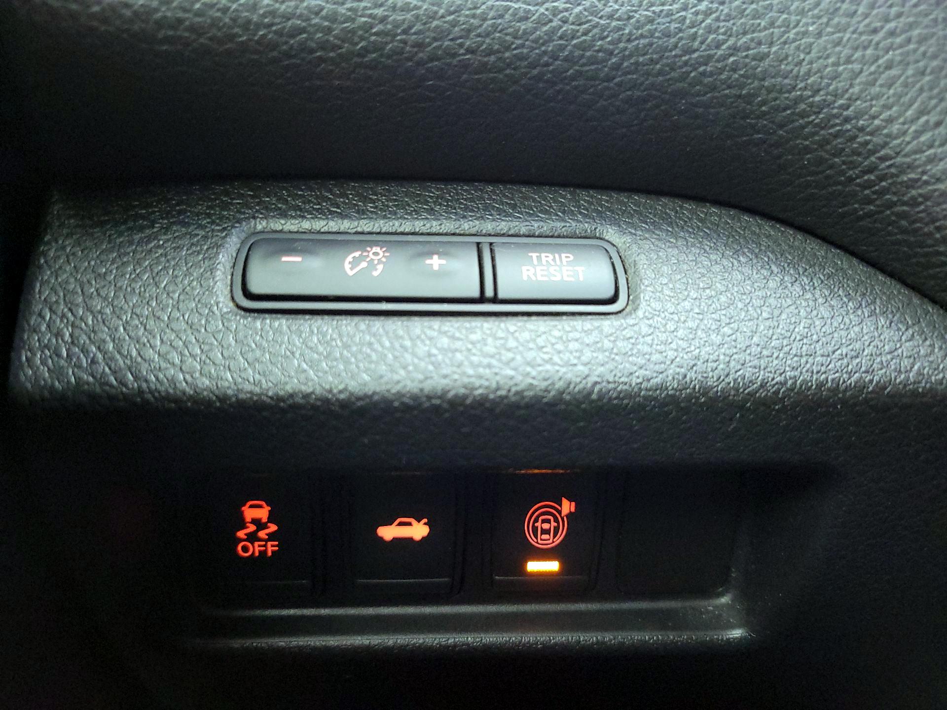 Thumbnail: 2015 Nissan Altima - 13