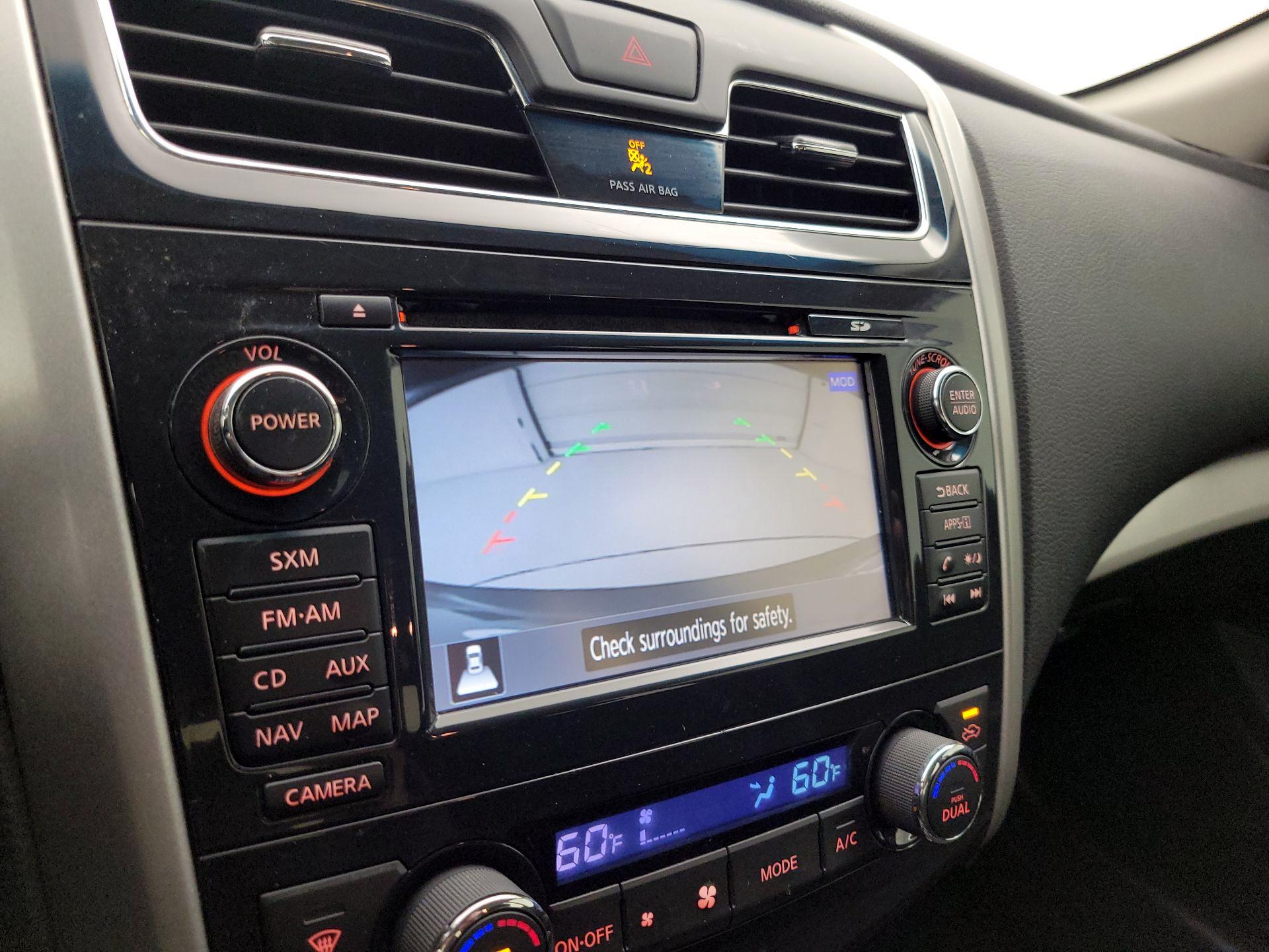 Thumbnail: 2015 Nissan Altima - 14