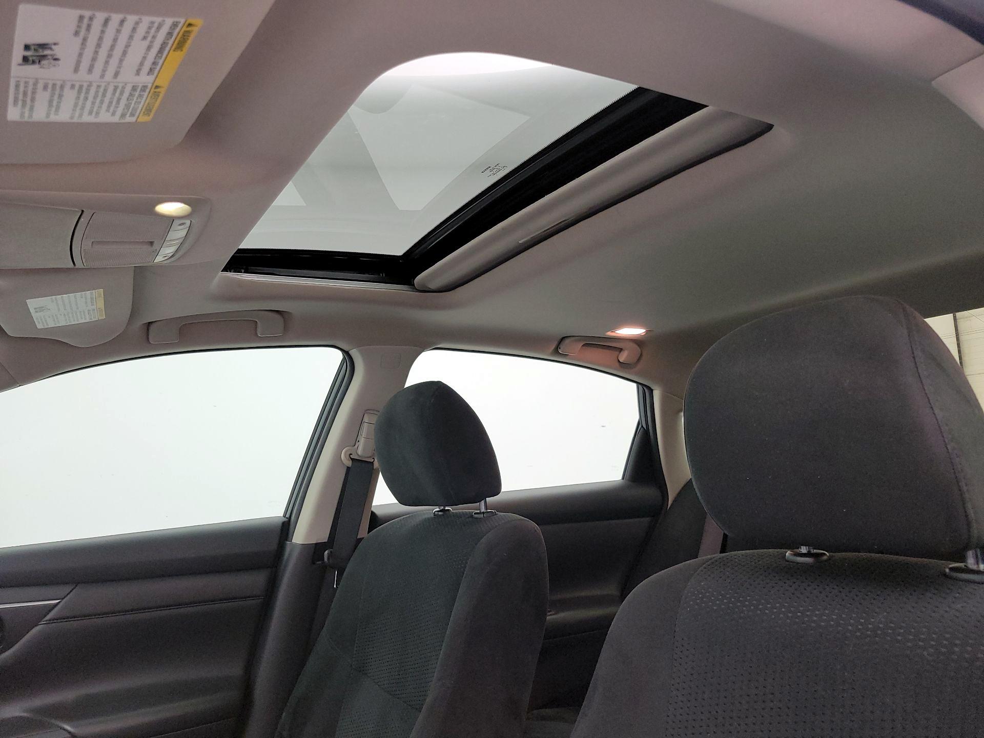 Thumbnail: 2015 Nissan Altima - 19