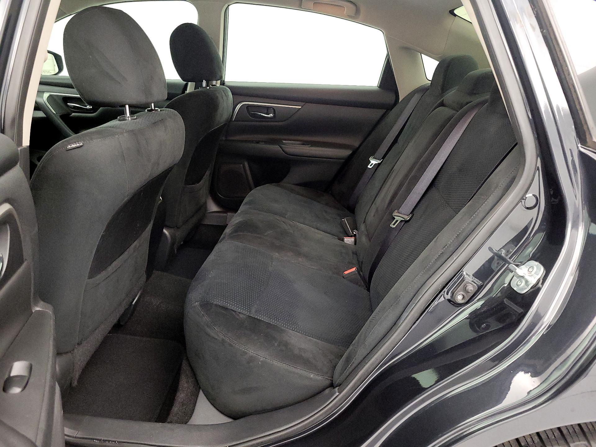 Thumbnail: 2015 Nissan Altima - 20