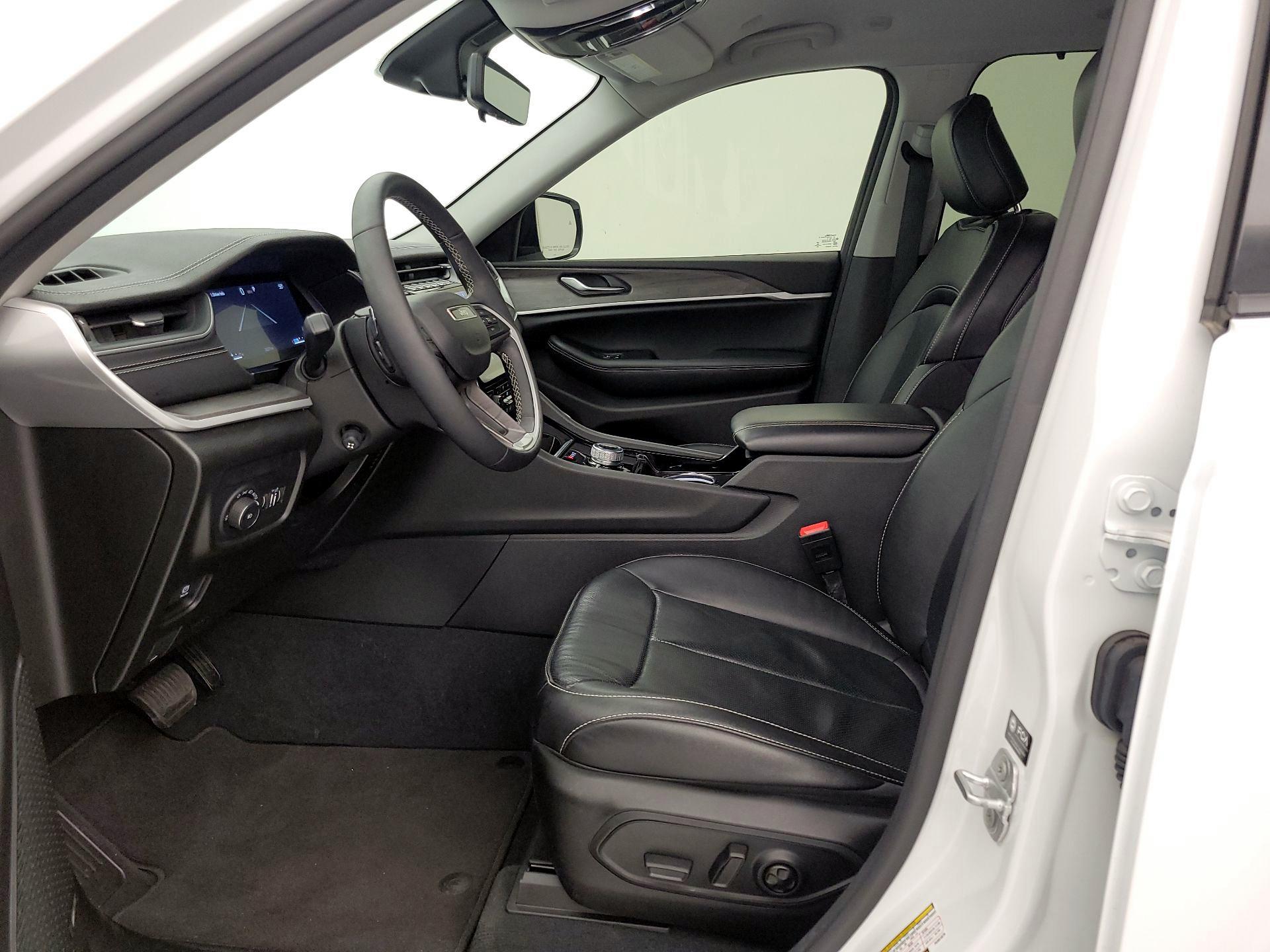 Thumbnail: 2023 Jeep Grand Cherokee - 11