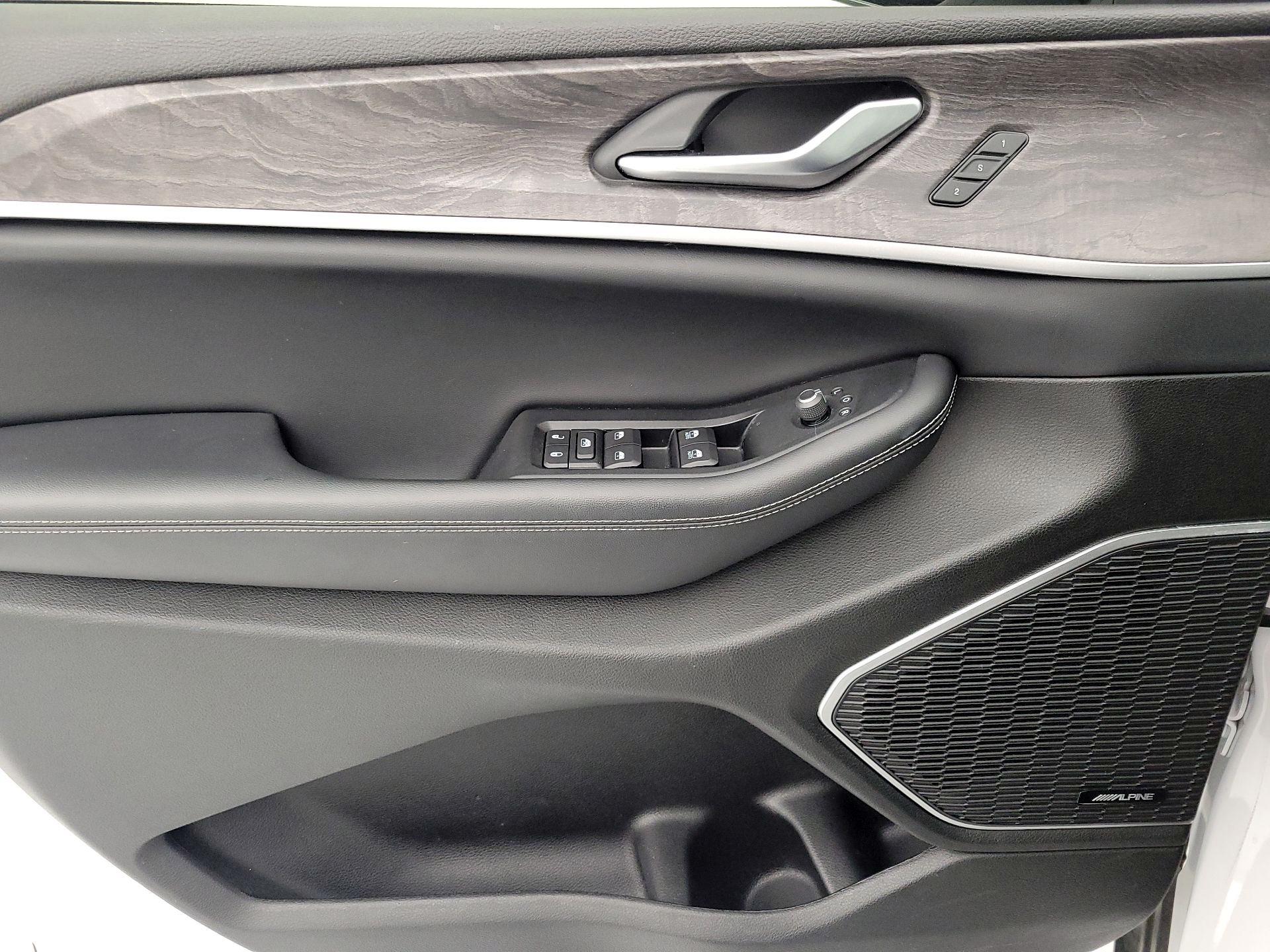 Thumbnail: 2023 Jeep Grand Cherokee - 12