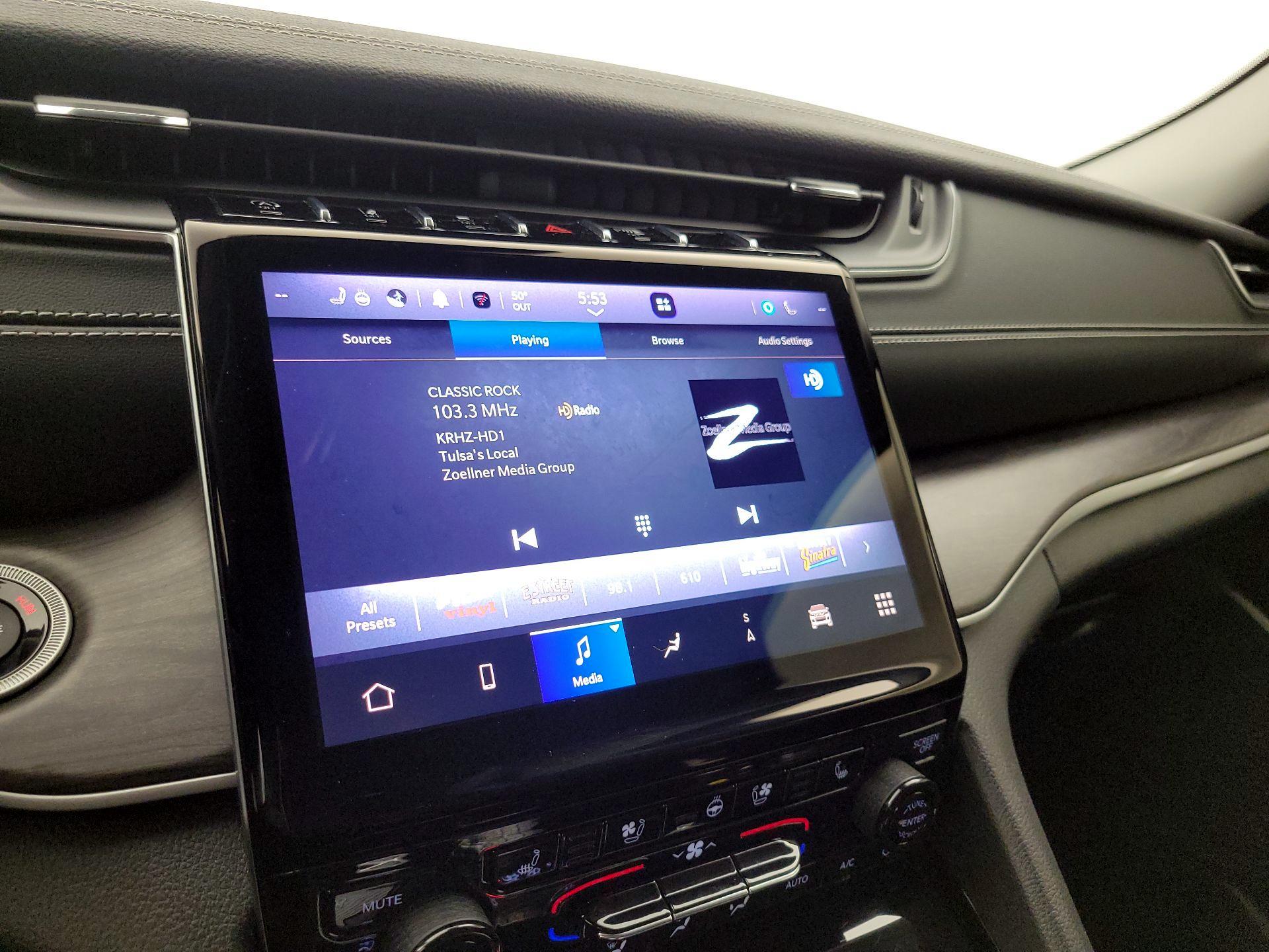 Thumbnail: 2023 Jeep Grand Cherokee - 16