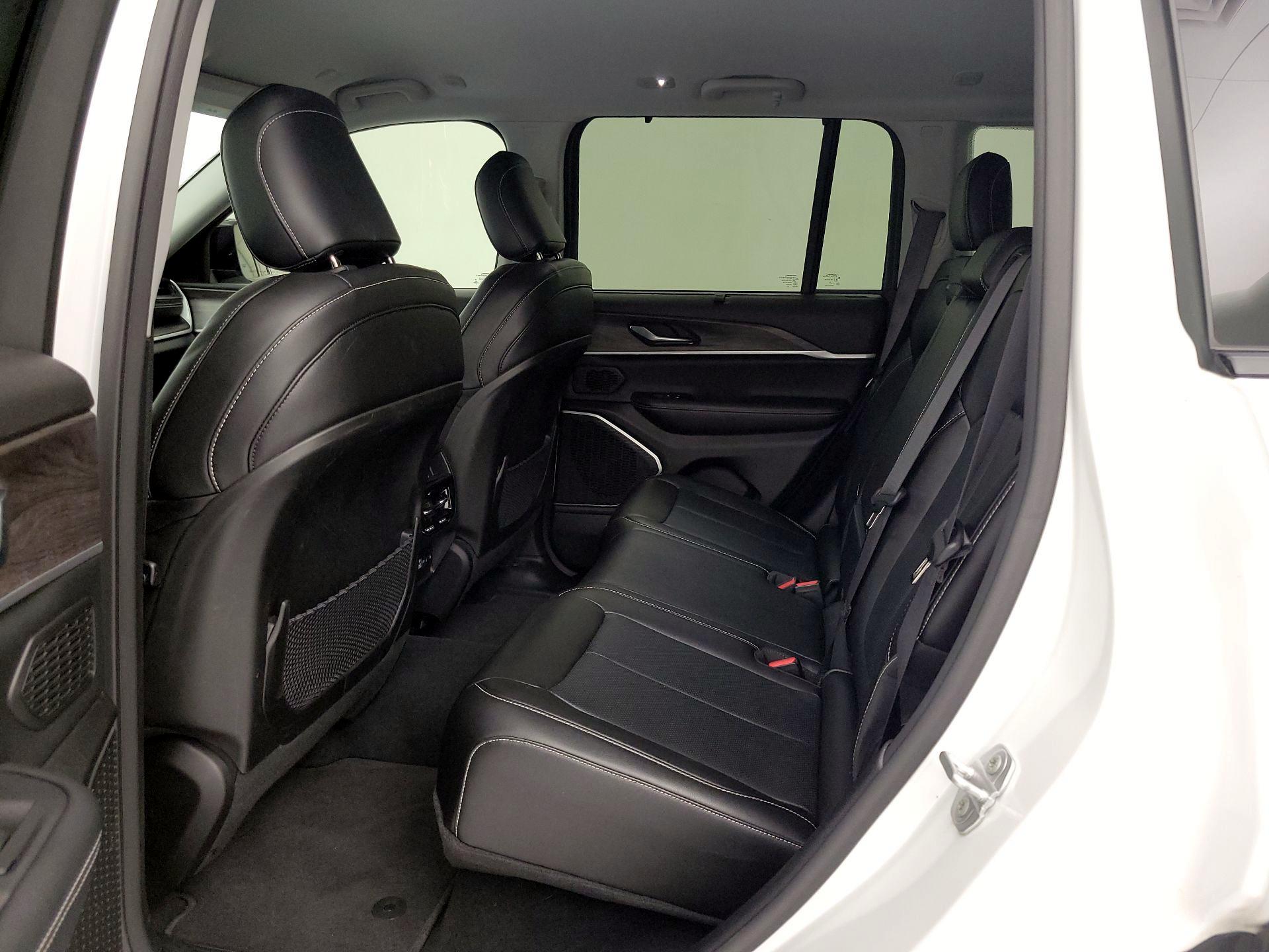 Thumbnail: 2023 Jeep Grand Cherokee - 20