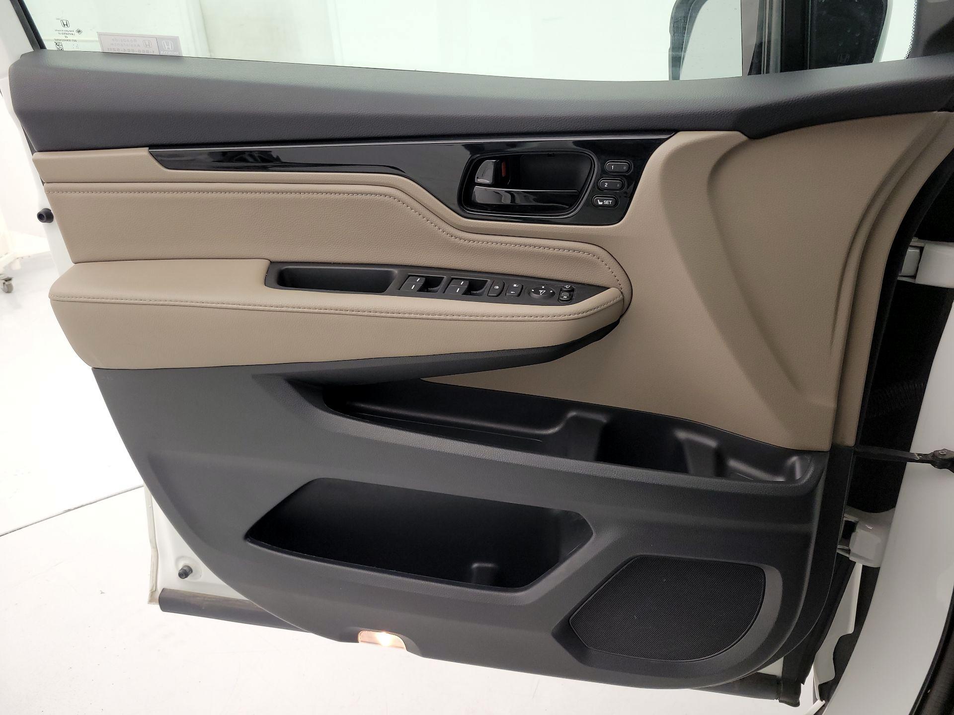 Thumbnail: 2020 Honda Odyssey - 12