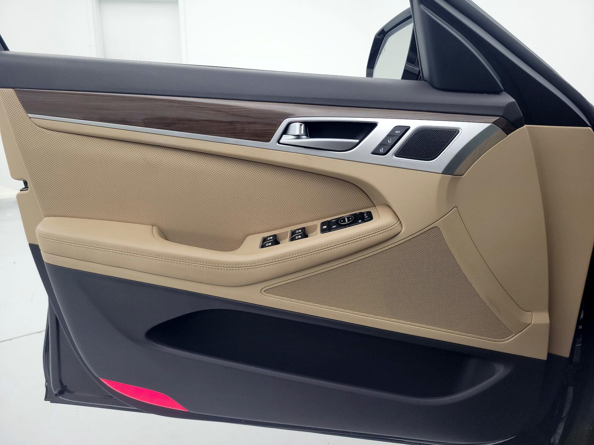 Thumbnail: 2018 Genesis G80 - 12