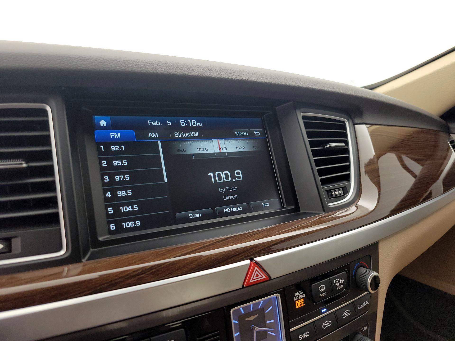 Thumbnail: 2018 Genesis G80 - 16