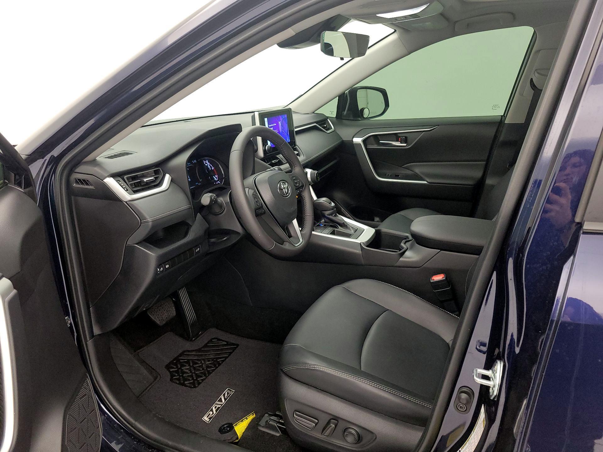 Thumbnail: 2024 Toyota RAV4 - 11