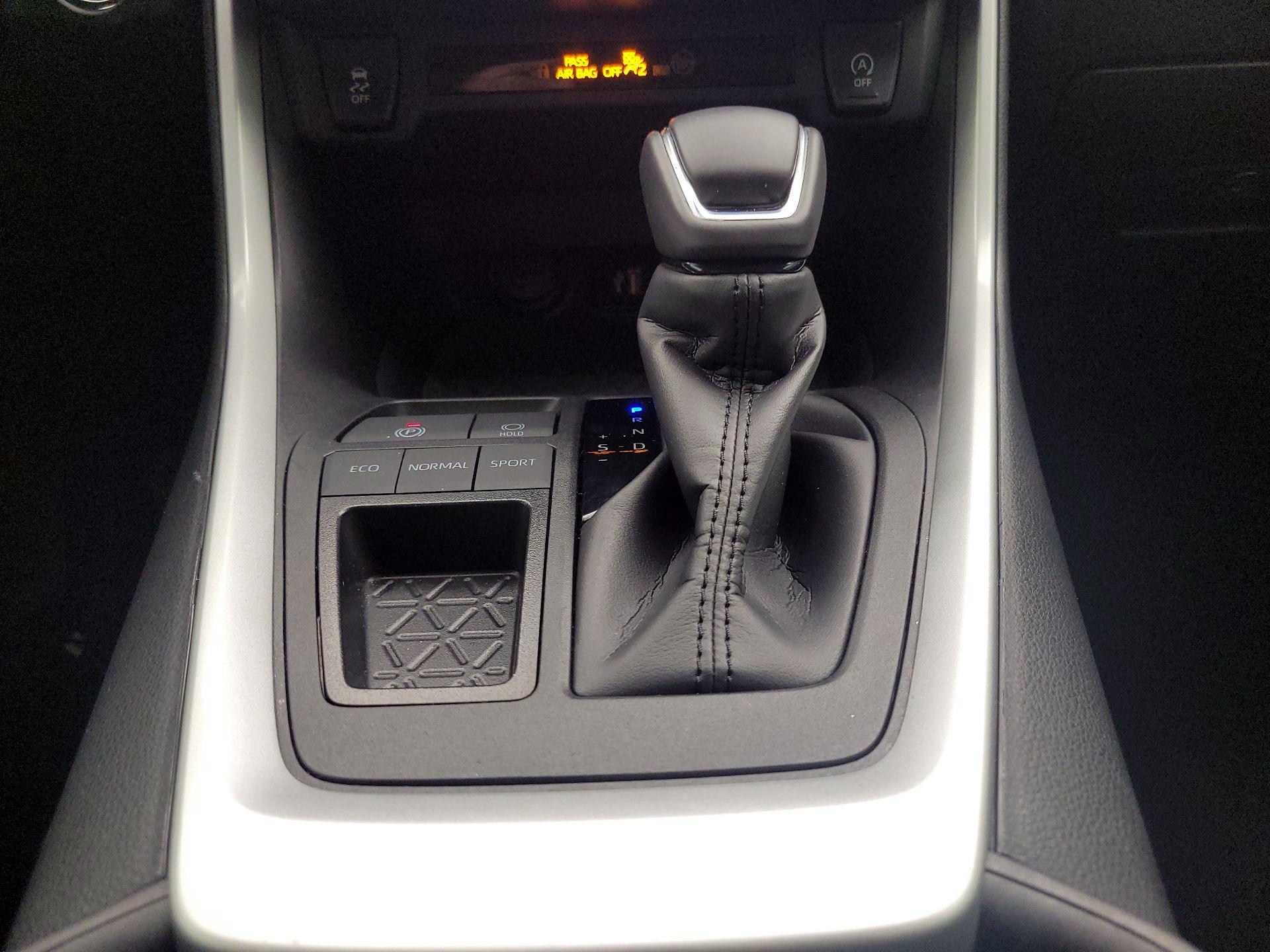 Thumbnail: 2024 Toyota RAV4 - 17