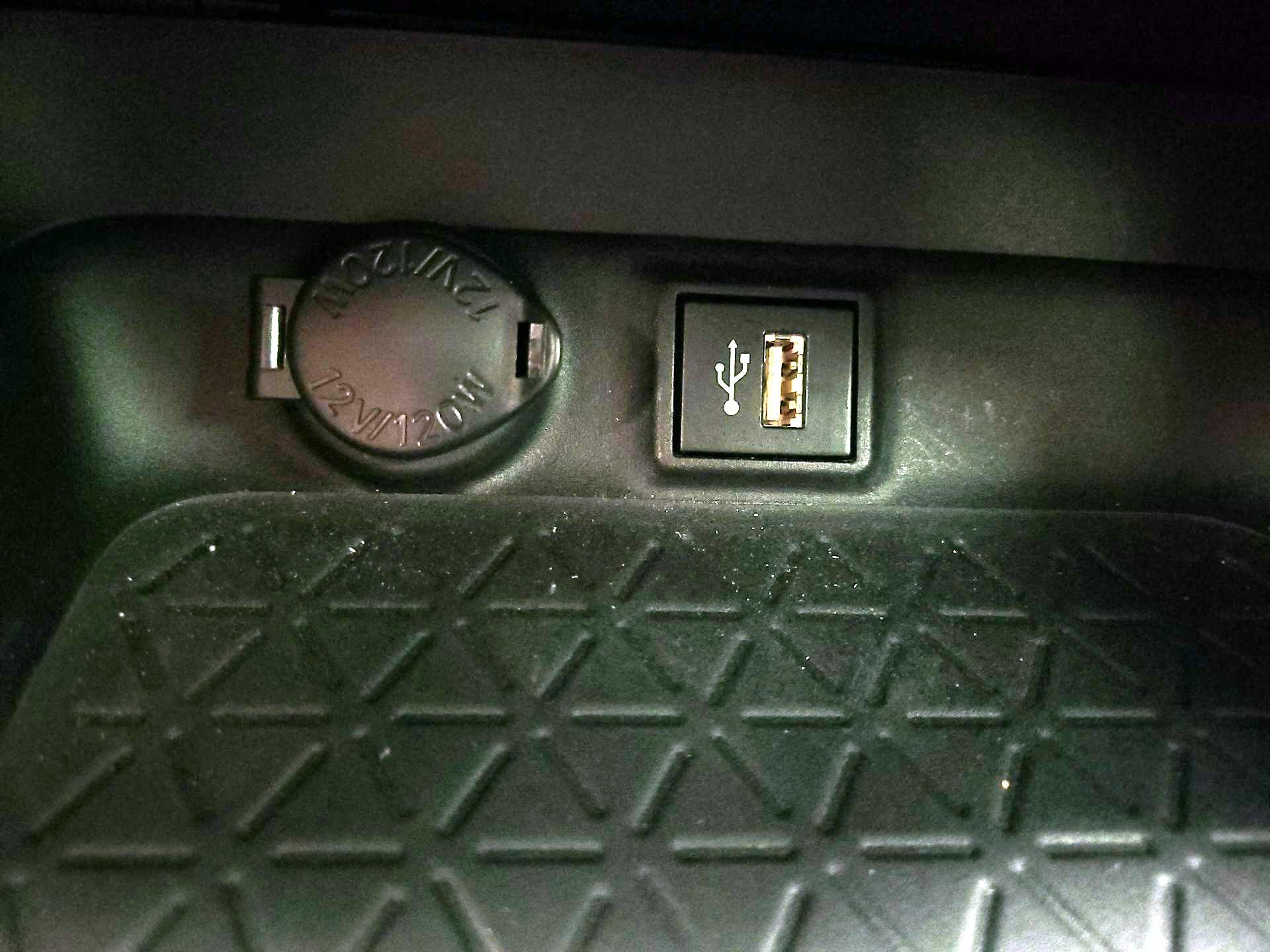 Thumbnail: 2024 Toyota RAV4 - 18