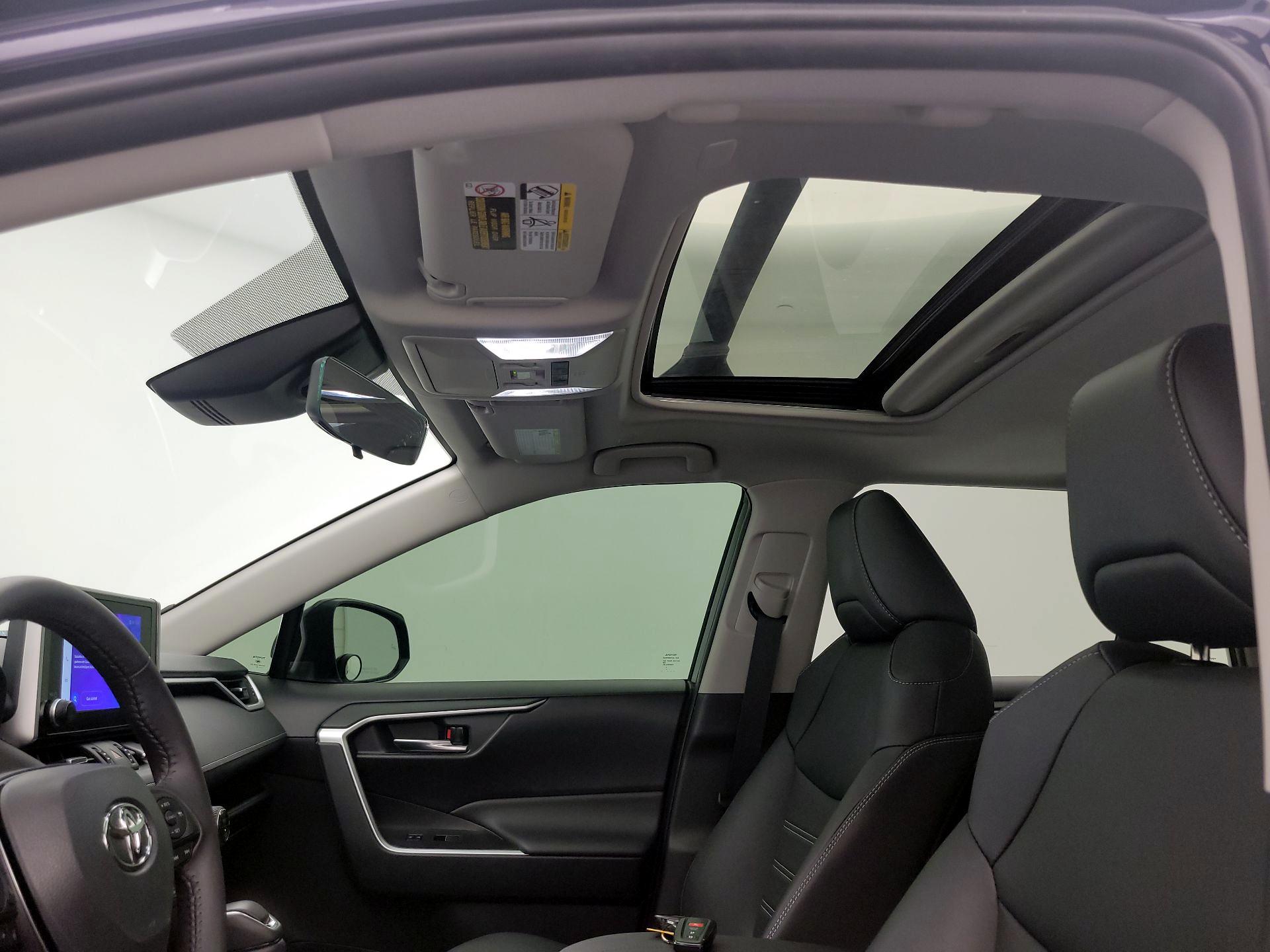 Thumbnail: 2024 Toyota RAV4 - 19