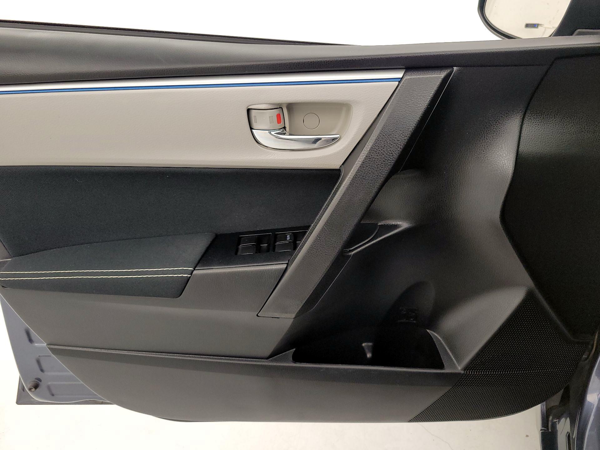 Thumbnail: 2016 Toyota Corolla - 12