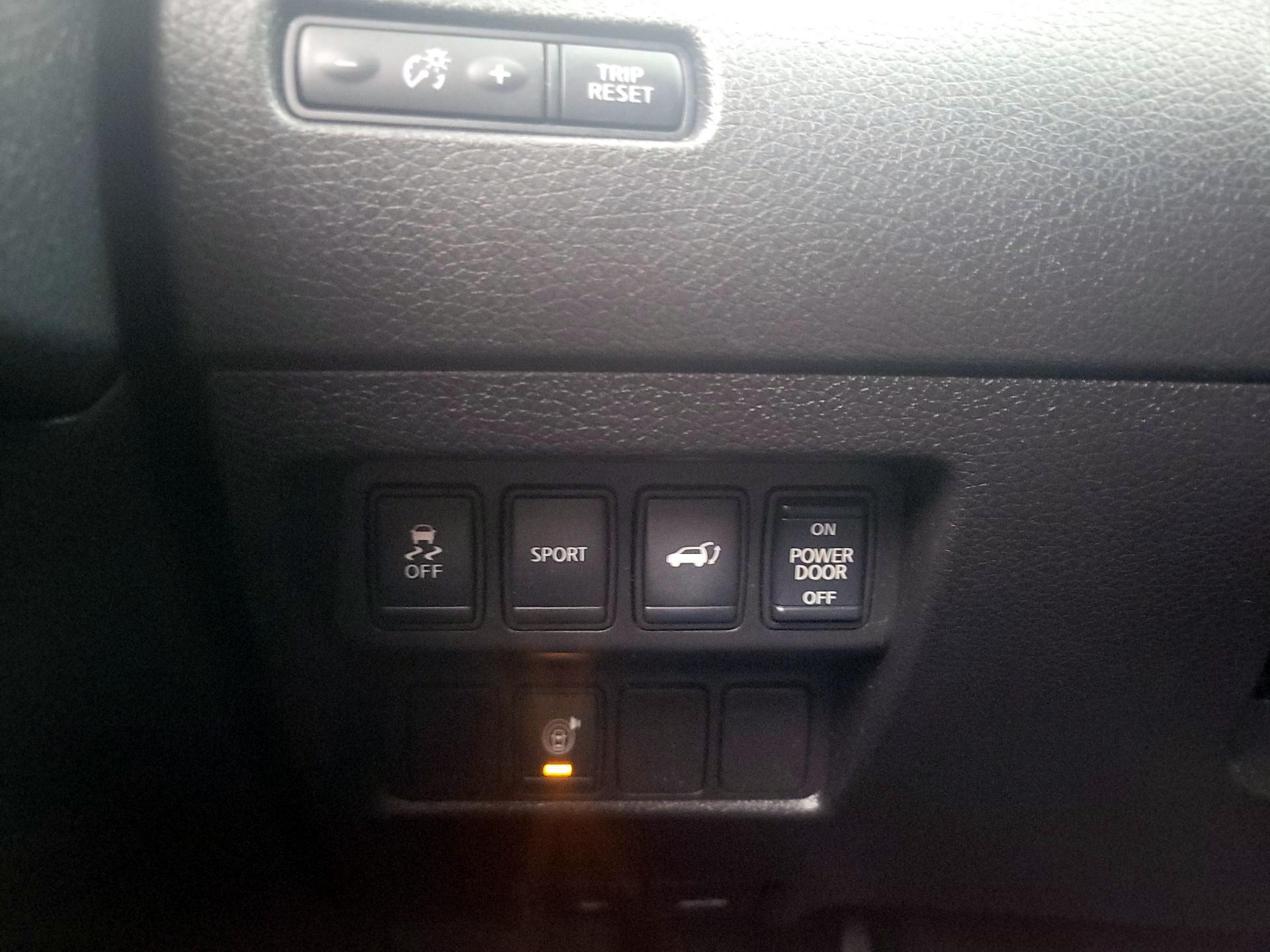 Thumbnail: 2014 Nissan Rogue - 13