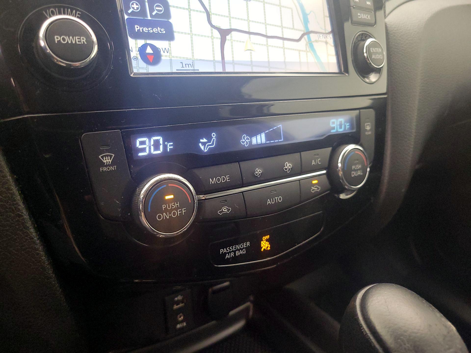 Thumbnail: 2014 Nissan Rogue - 17