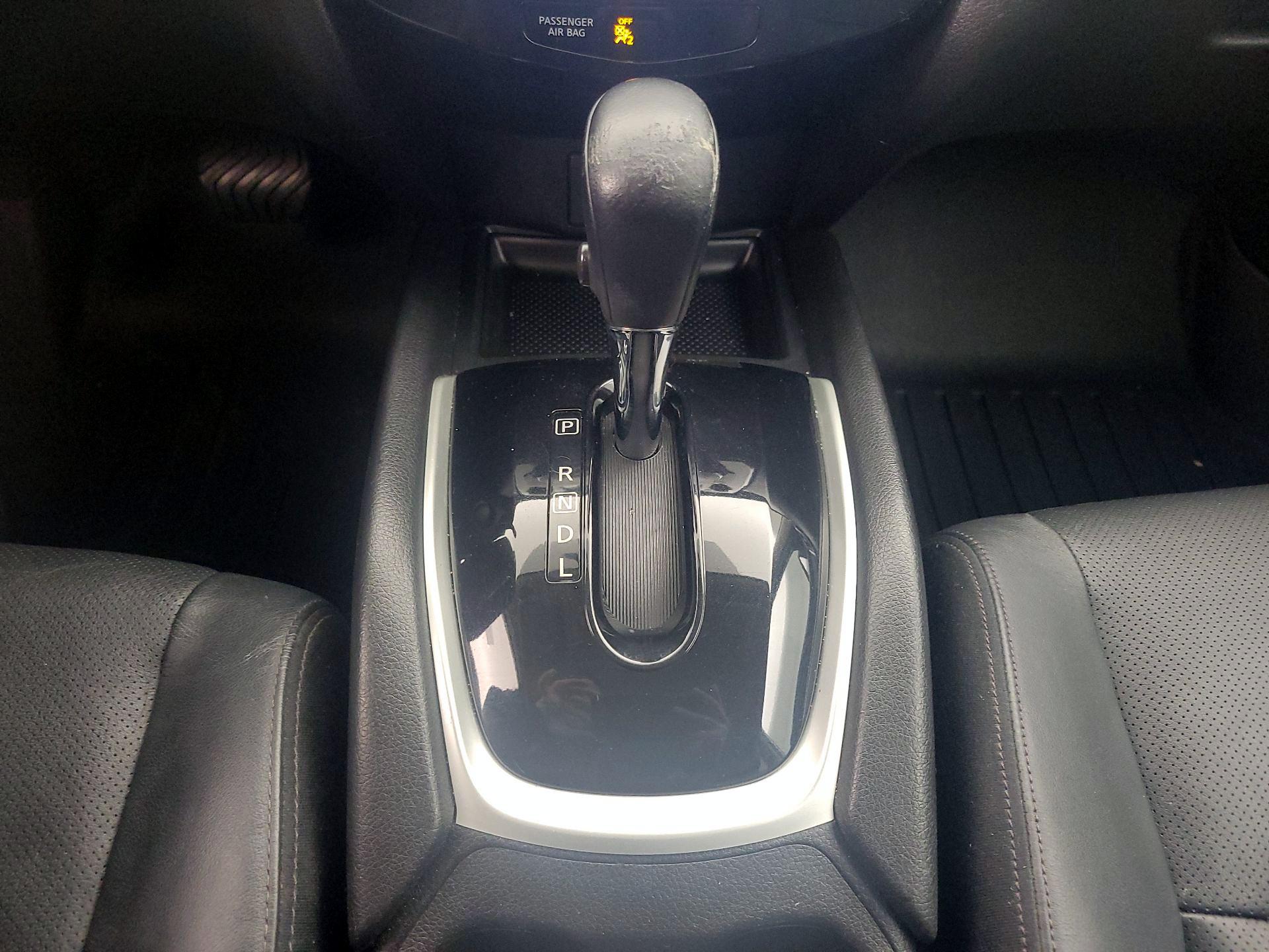 Thumbnail: 2014 Nissan Rogue - 18