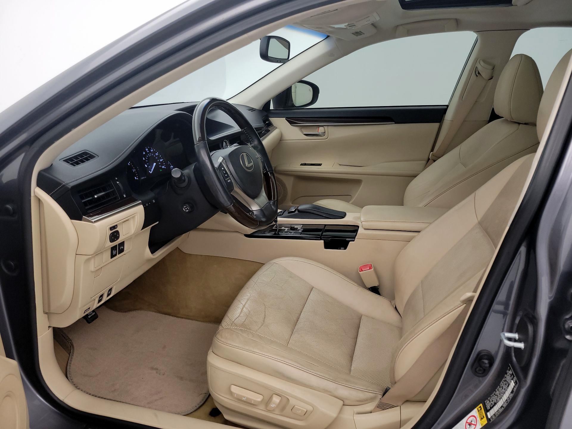 Thumbnail: 2014 Lexus ES - 11