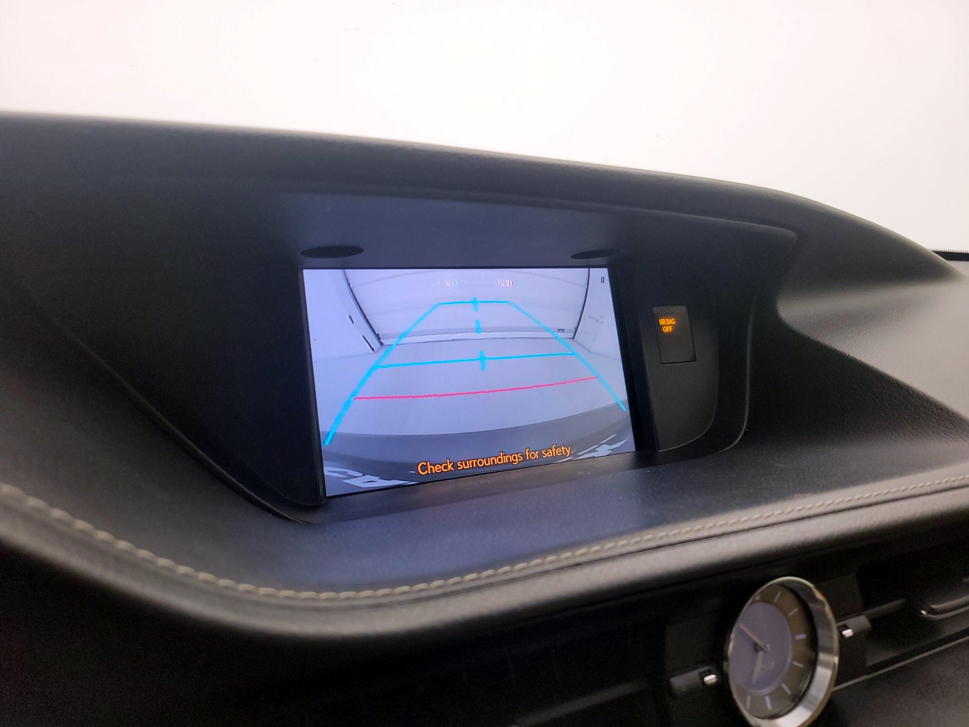 Thumbnail: 2014 Lexus ES - 15