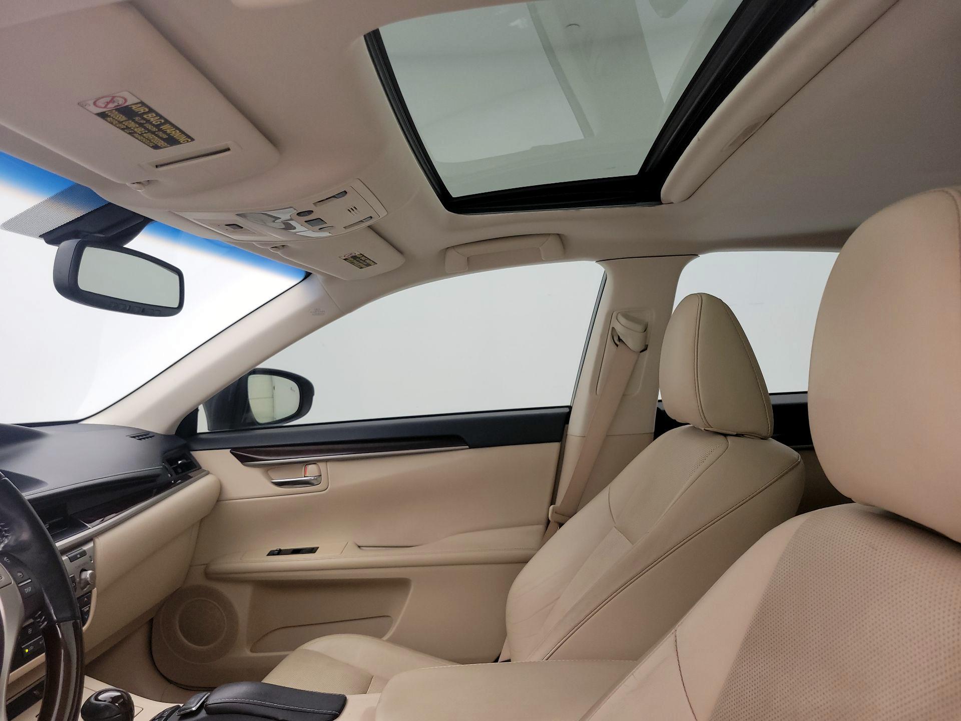 Thumbnail: 2014 Lexus ES - 20