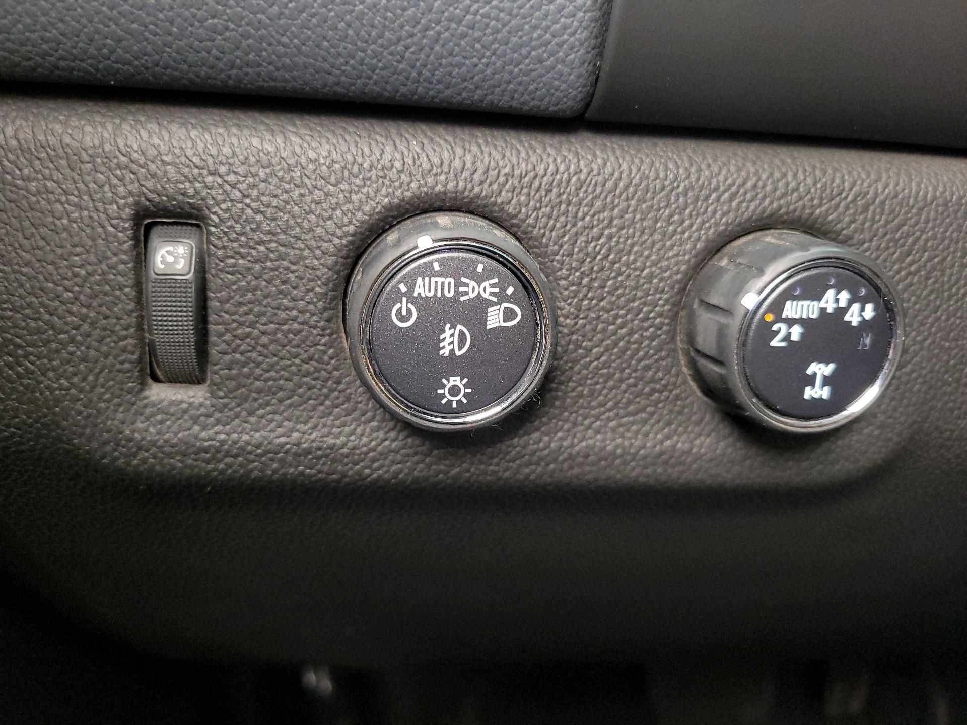 Thumbnail: 2021 Chevrolet Colorado - 13