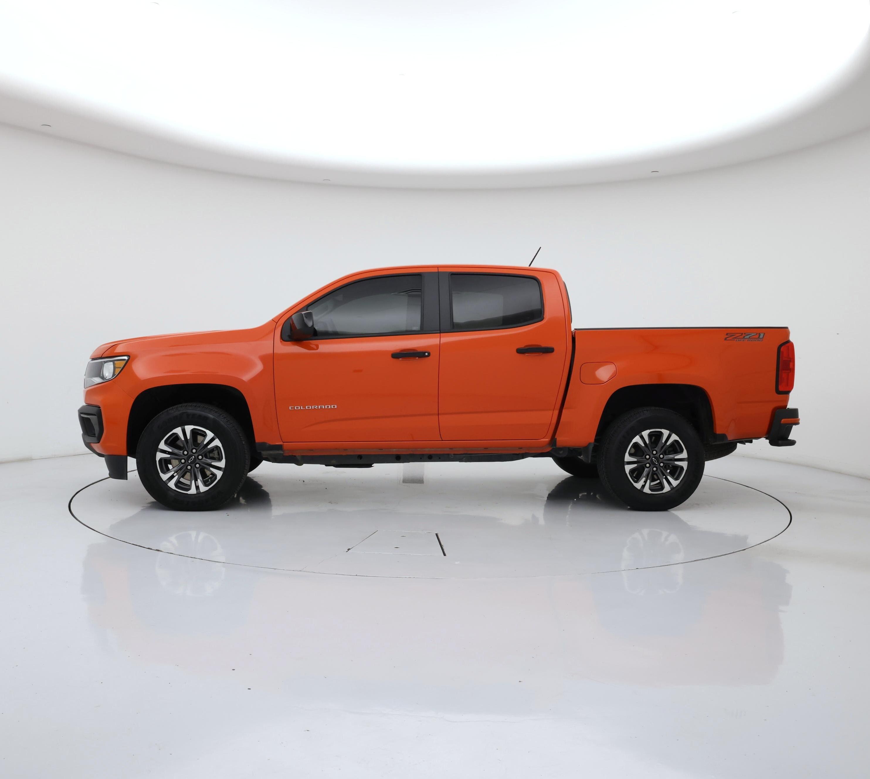 Thumbnail: 2021 Chevrolet Colorado - 3