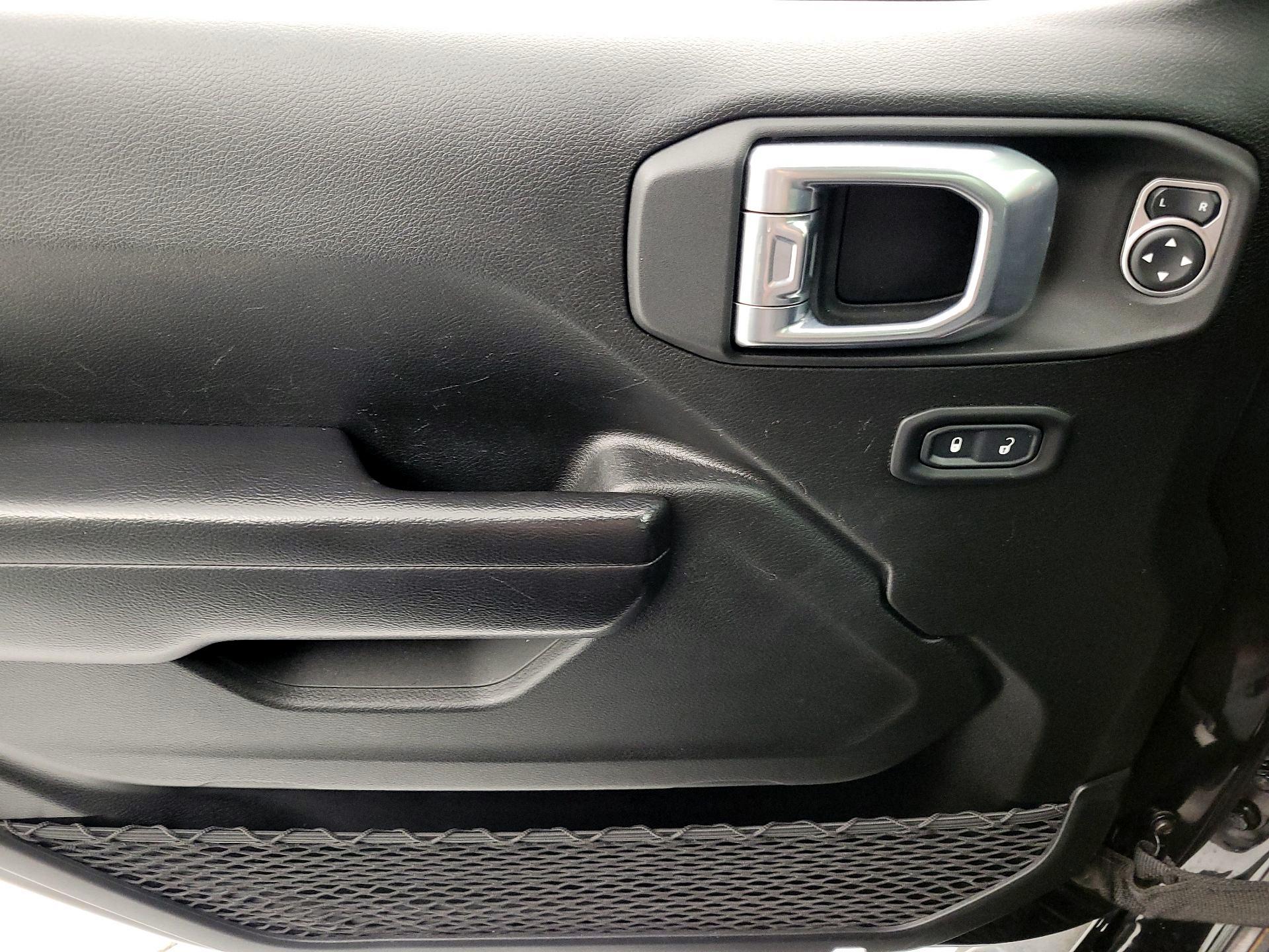 Thumbnail: 2021 Jeep Gladiator - 12