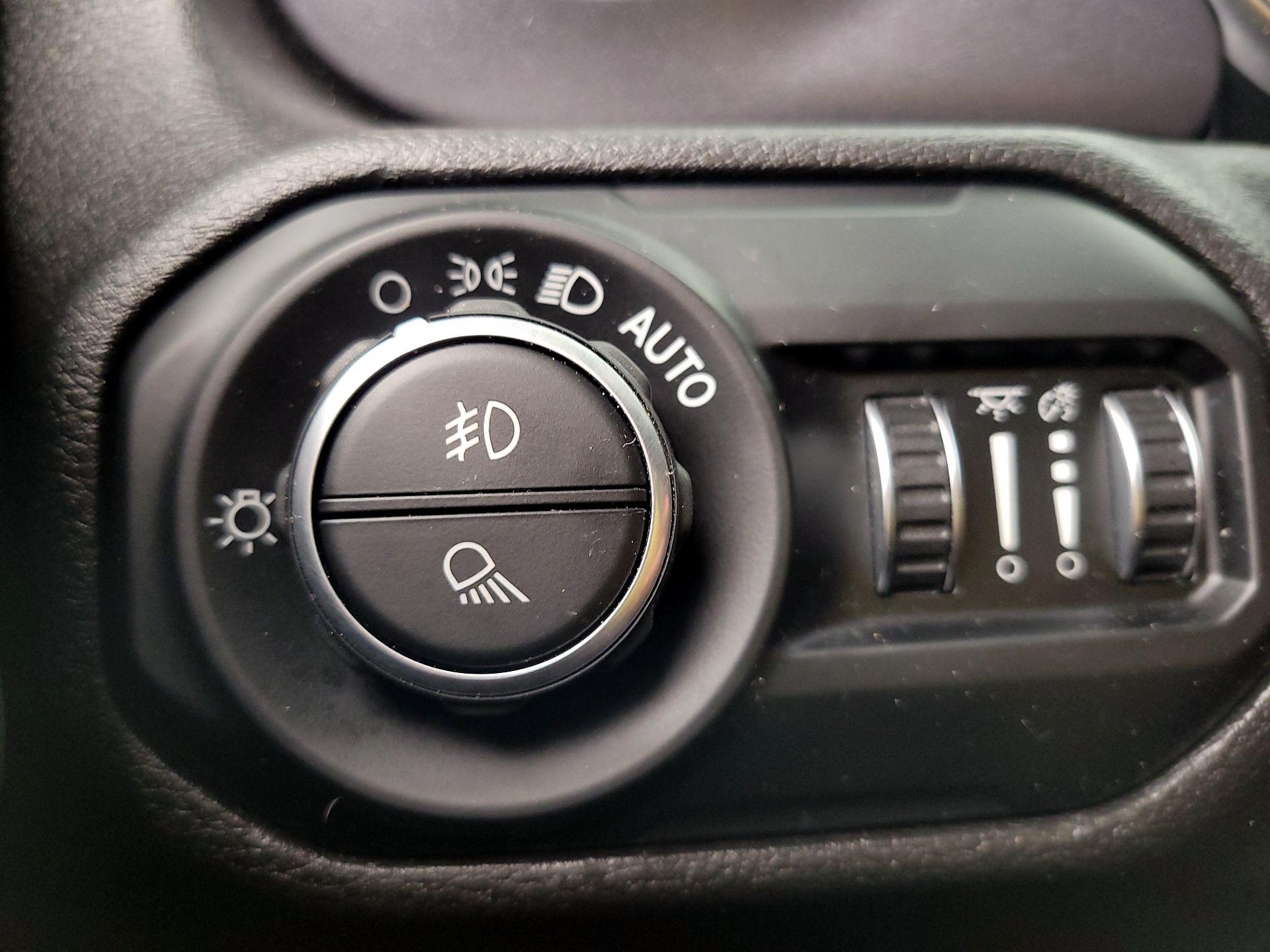 Thumbnail: 2021 Jeep Gladiator - 13