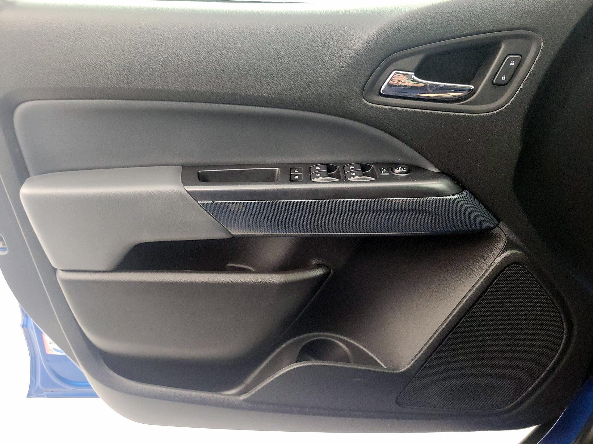 Thumbnail: 2022 Chevrolet Colorado - 12