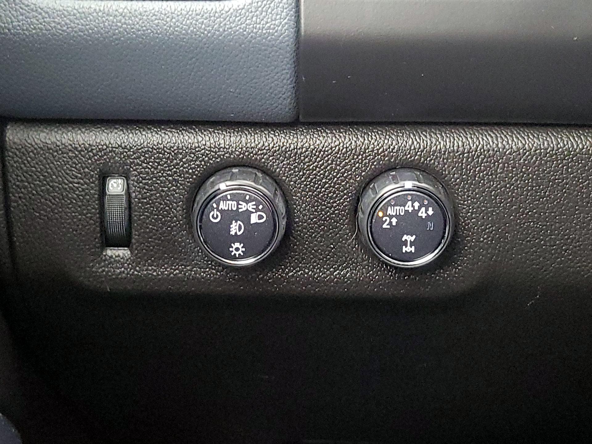 Thumbnail: 2022 Chevrolet Colorado - 13