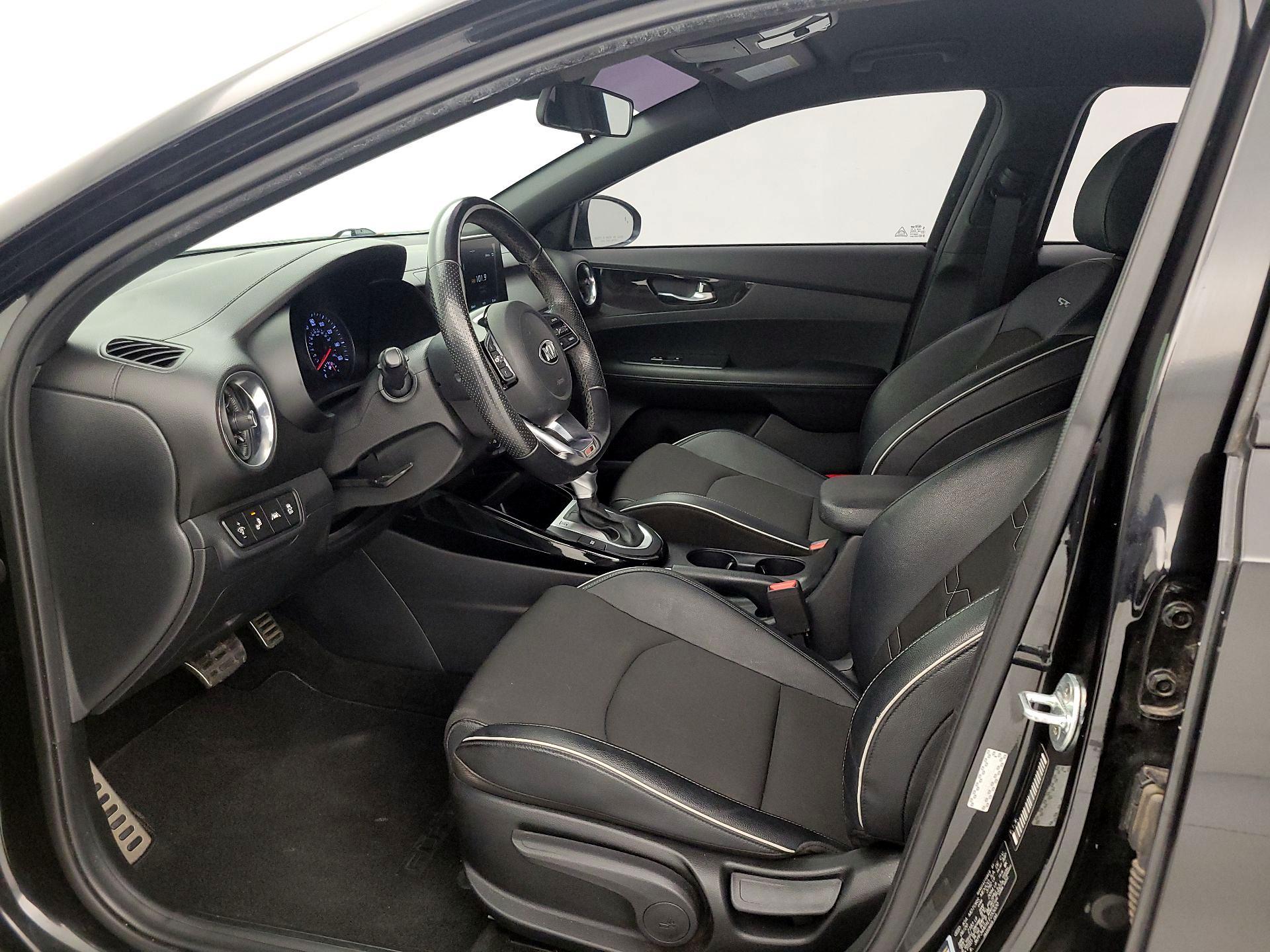 Thumbnail: 2020 Kia Forte - 11