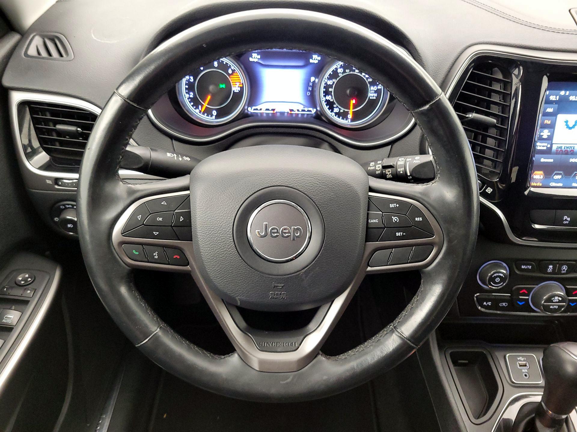 Thumbnail: 2020 Jeep Cherokee - 10