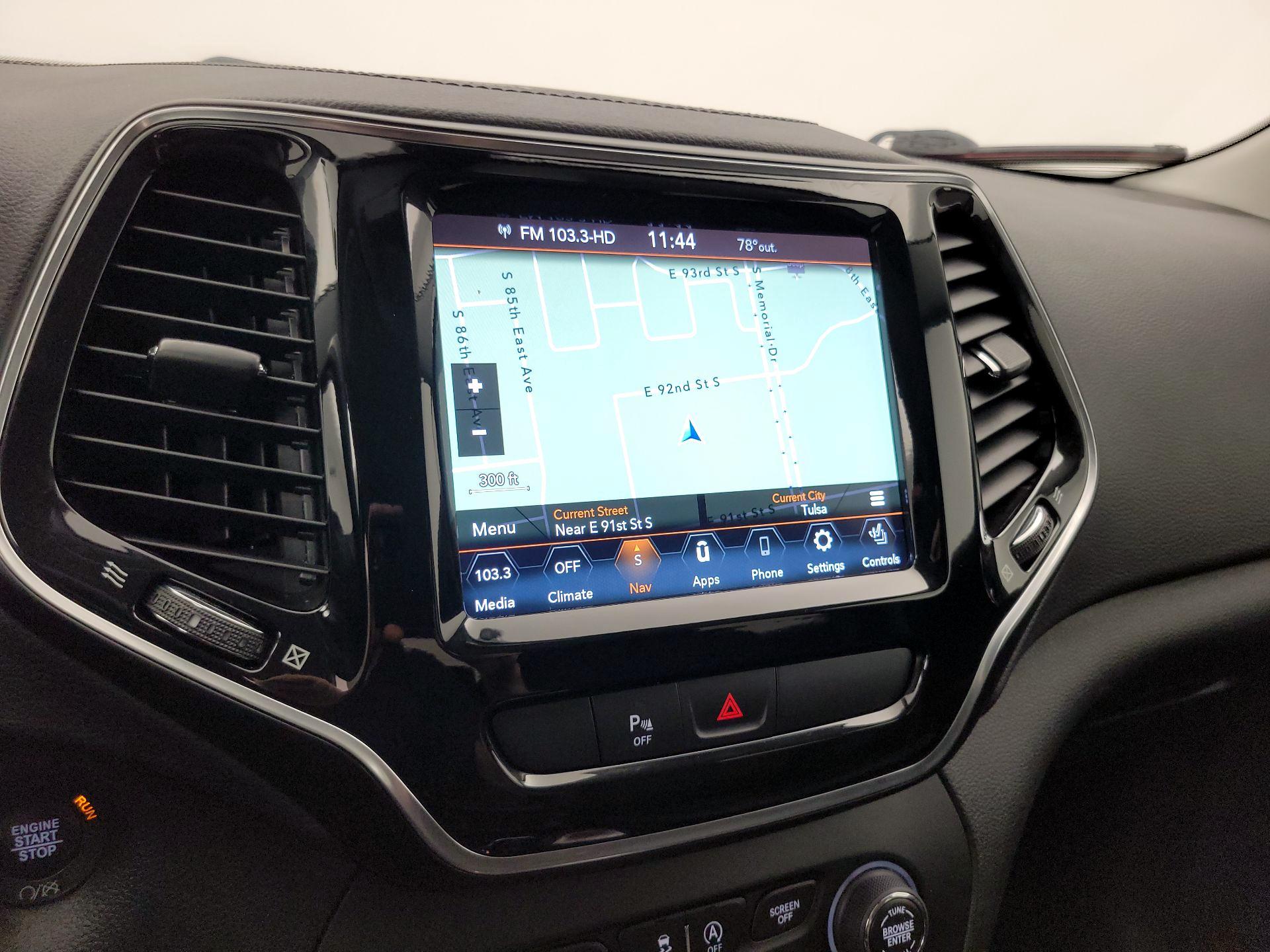 Thumbnail: 2020 Jeep Cherokee - 14