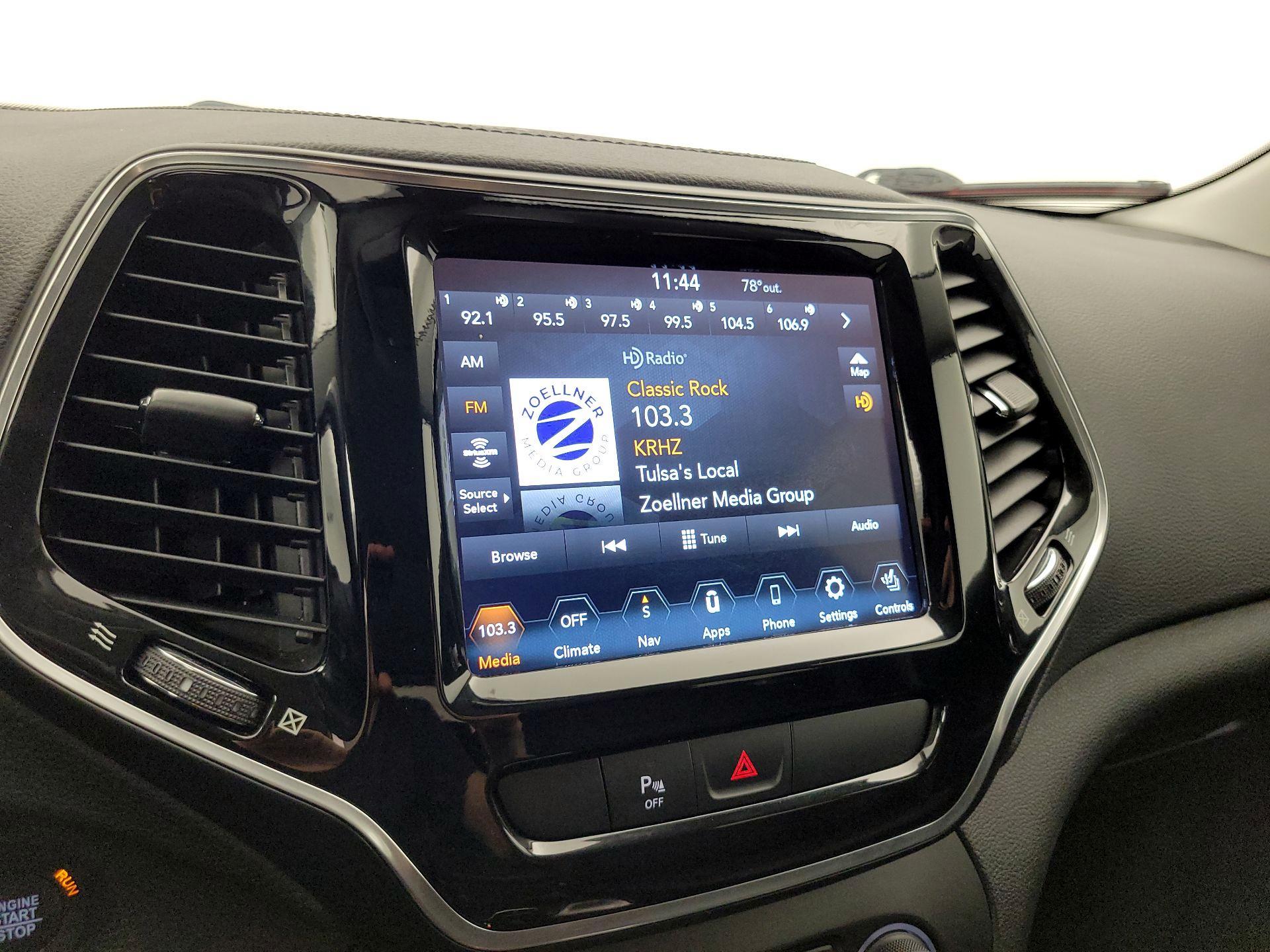 Thumbnail: 2020 Jeep Cherokee - 16