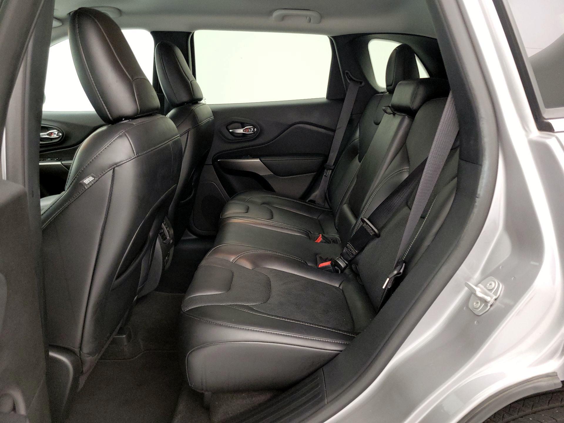 Thumbnail: 2020 Jeep Cherokee - 20