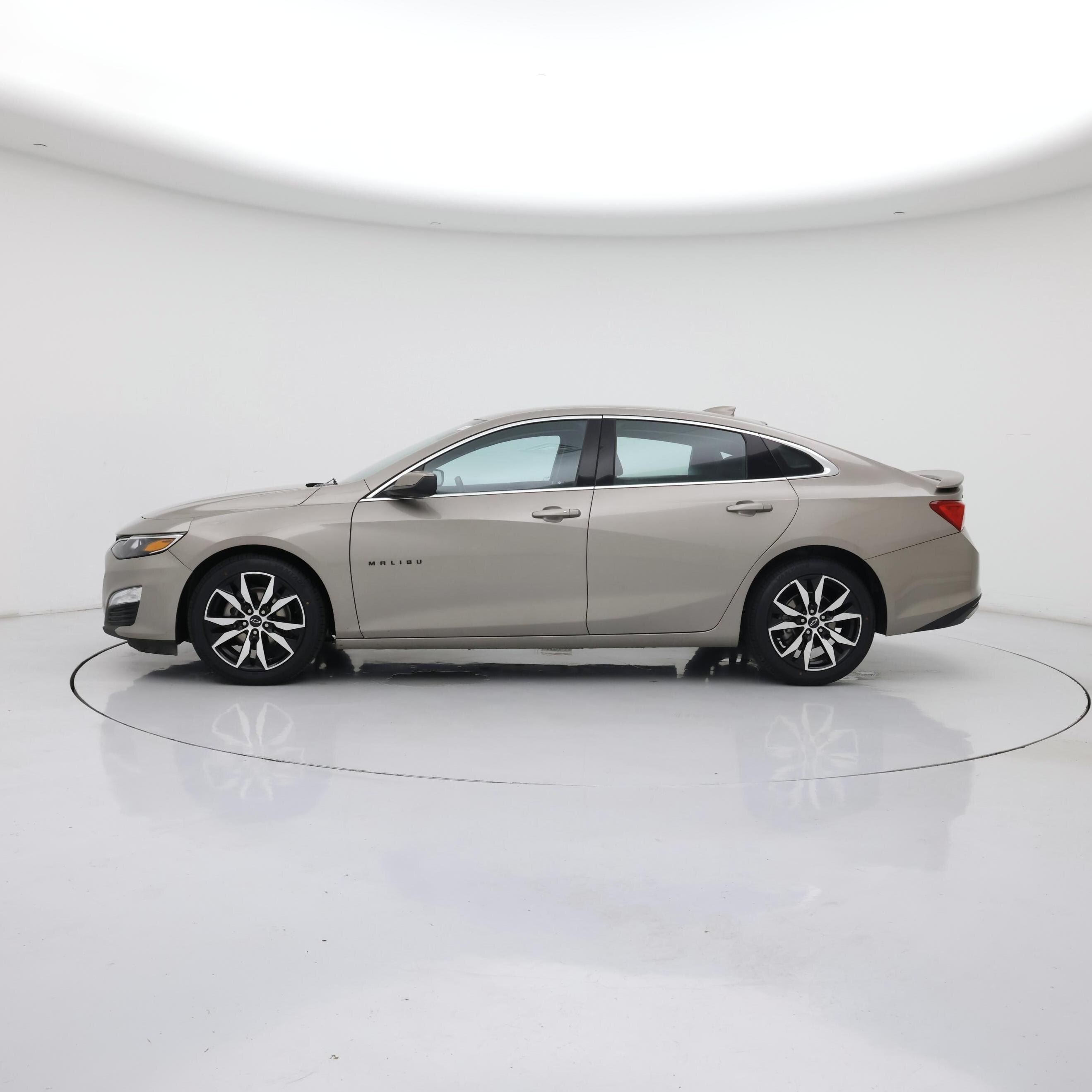 Thumbnail: 2024 Chevrolet Malibu - 3