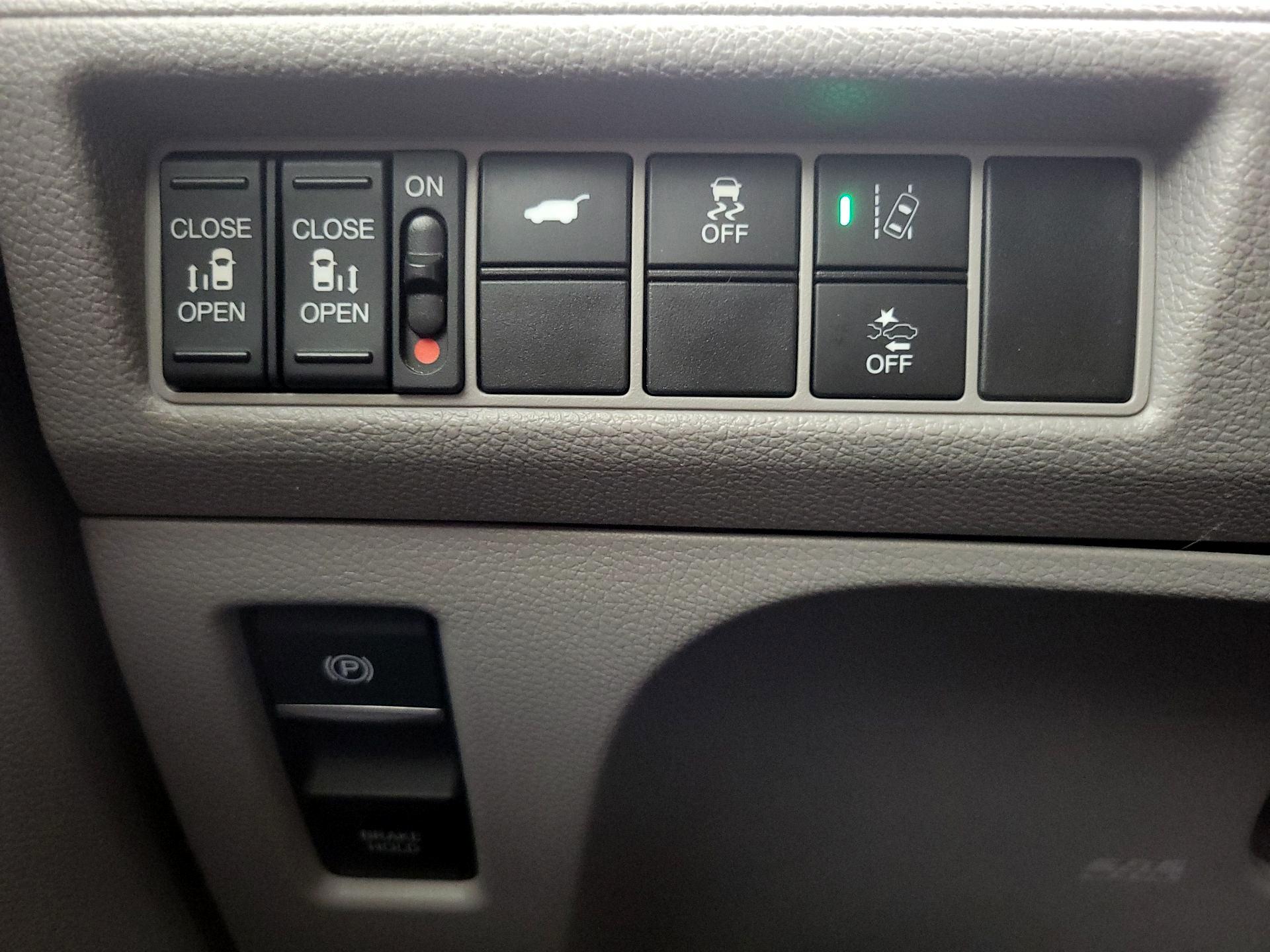 Thumbnail: 2019 Honda Odyssey - 13