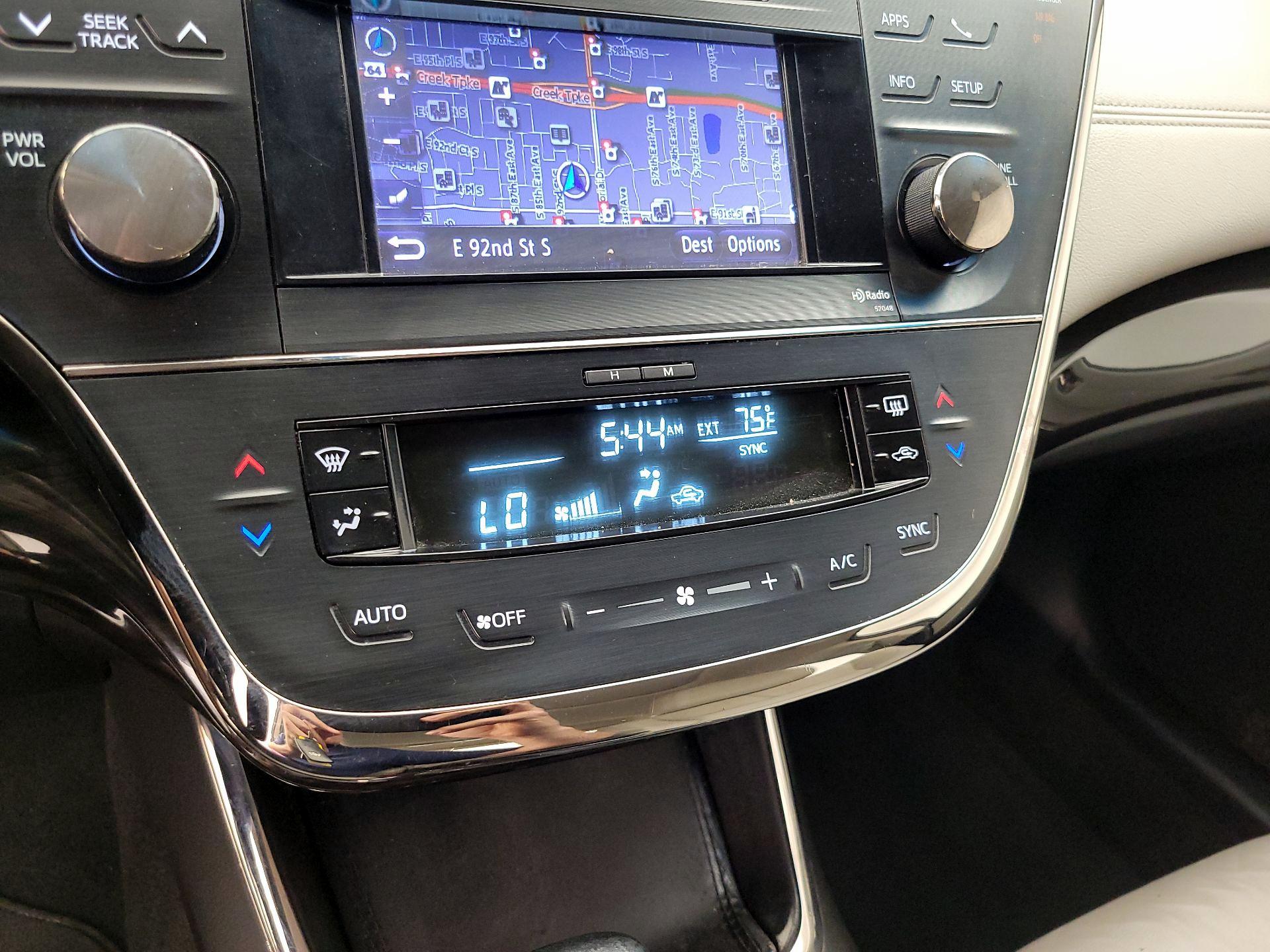 Thumbnail: 2014 Toyota Avalon - 16