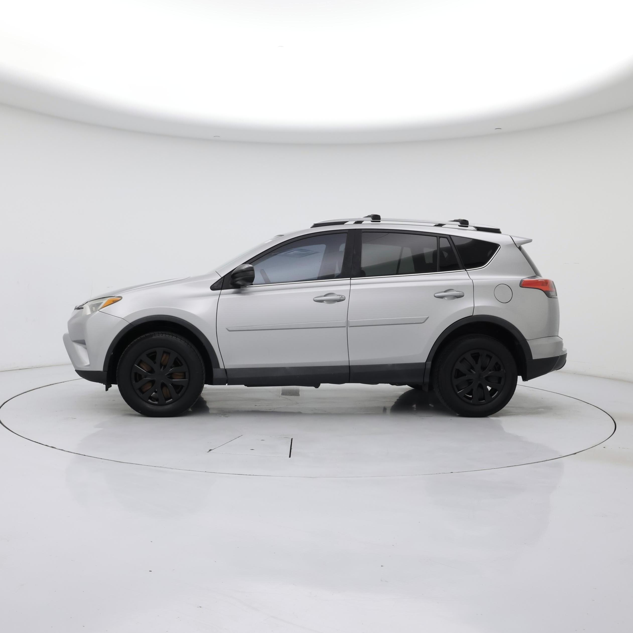 Thumbnail: 2017 Toyota RAV4 - 3