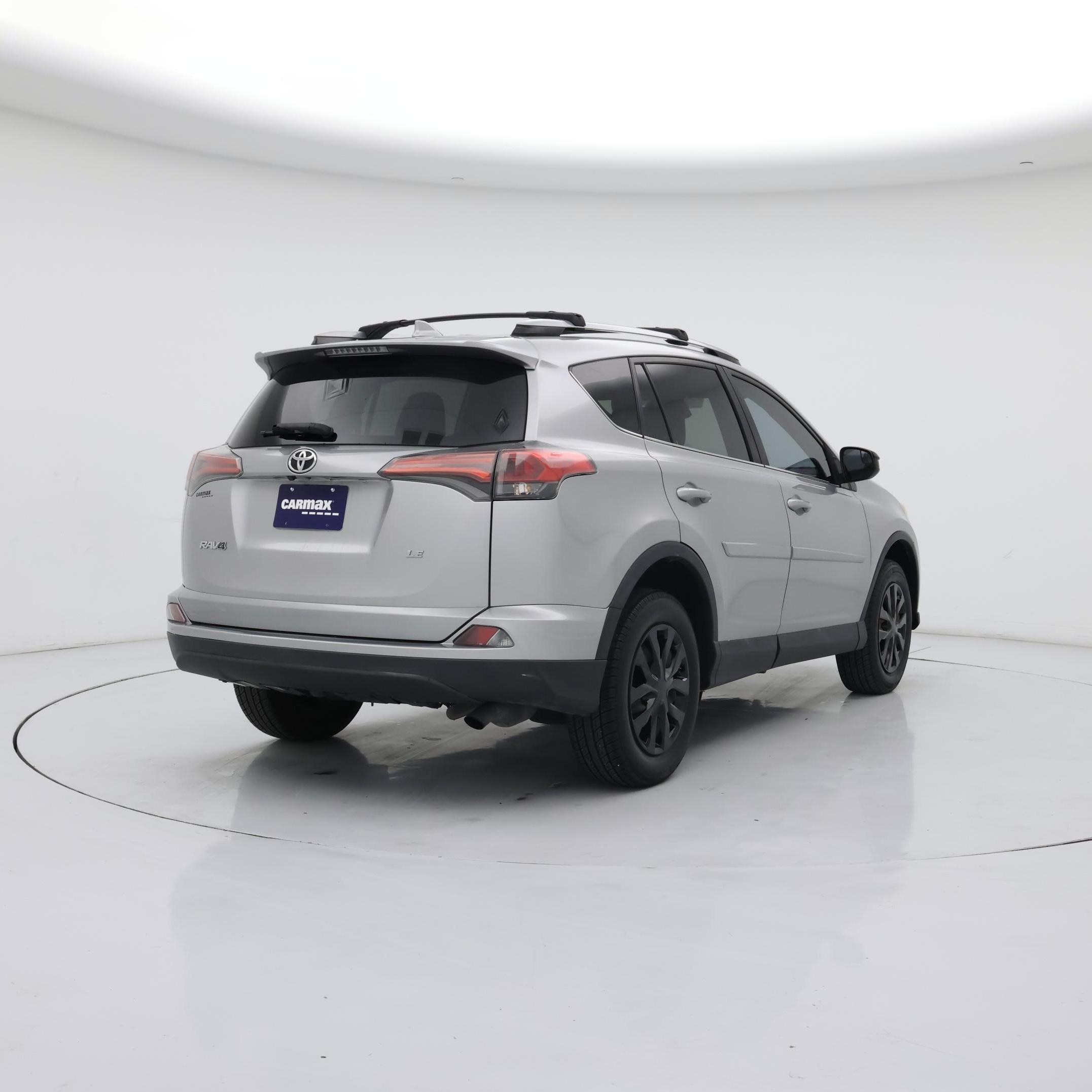 Thumbnail: 2017 Toyota RAV4 - 8